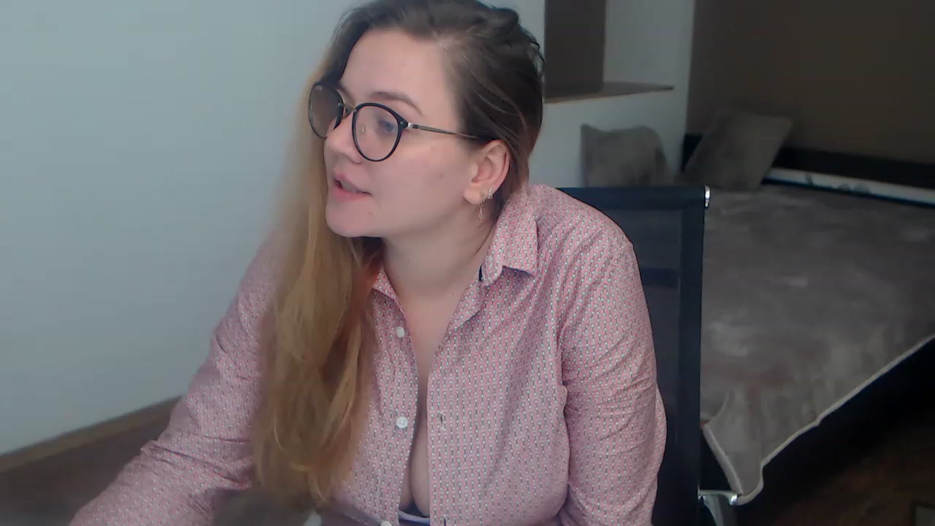 Gallery image thumbnail from KellyKleine's myfreecams stream on, 03/17/2023, 21:47 image 9 of 20
