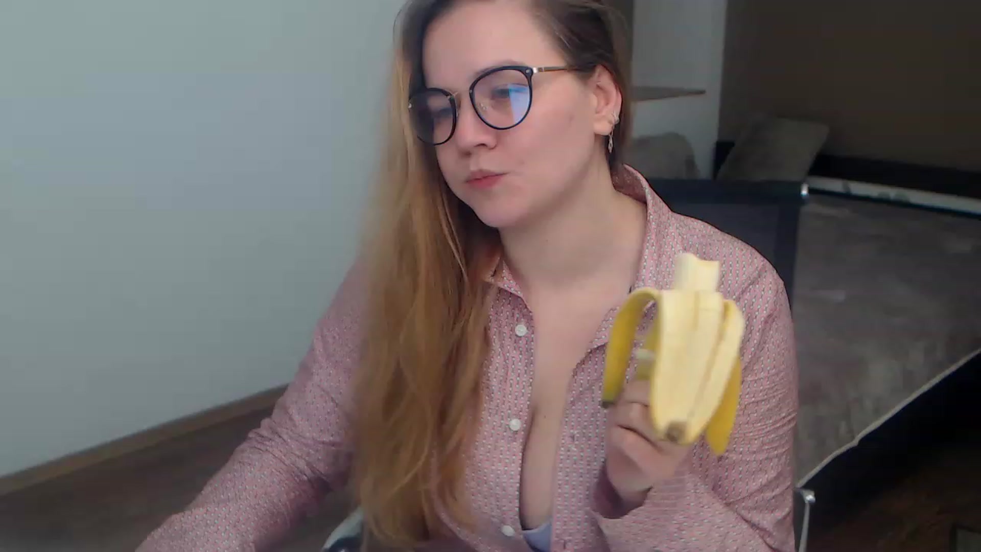 Gallery image thumbnail from KellyKleine's myfreecams stream on, 03/17/2023, 21:47 image 13 of 20