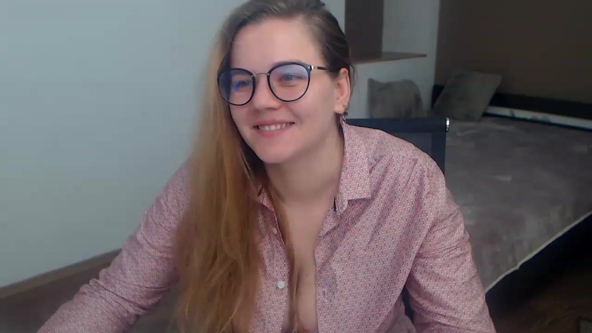 Gallery image thumbnail from KellyKleine's myfreecams stream on, 03/17/2023, 21:47 image 8 of 20