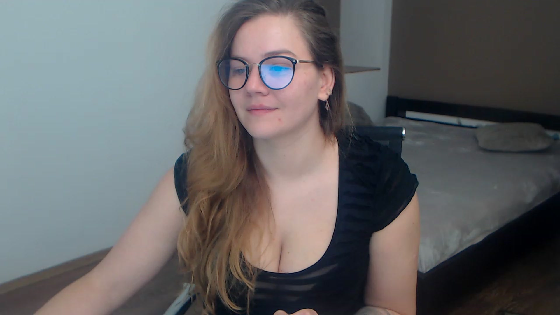 Gallery image thumbnail from KellyKleine's myfreecams stream on, 03/18/2023, 12:08 image 14 of 20