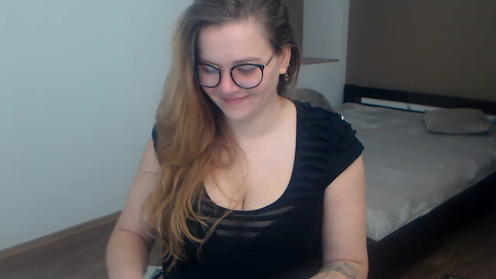 Gallery image thumbnail from KellyKleine's myfreecams stream on, 03/18/2023, 12:08 image 5 of 20