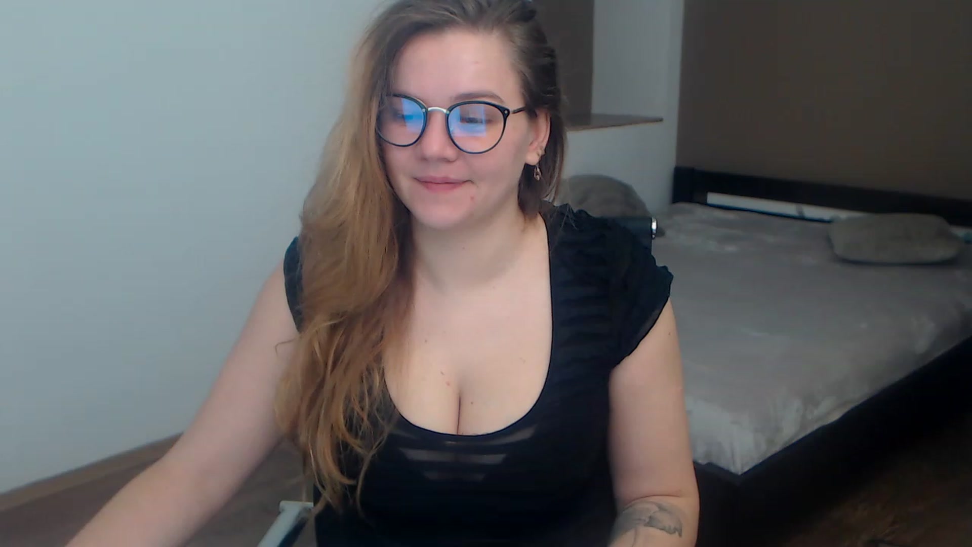Gallery image thumbnail from KellyKleine's myfreecams stream on, 03/18/2023, 12:08 image 11 of 20
