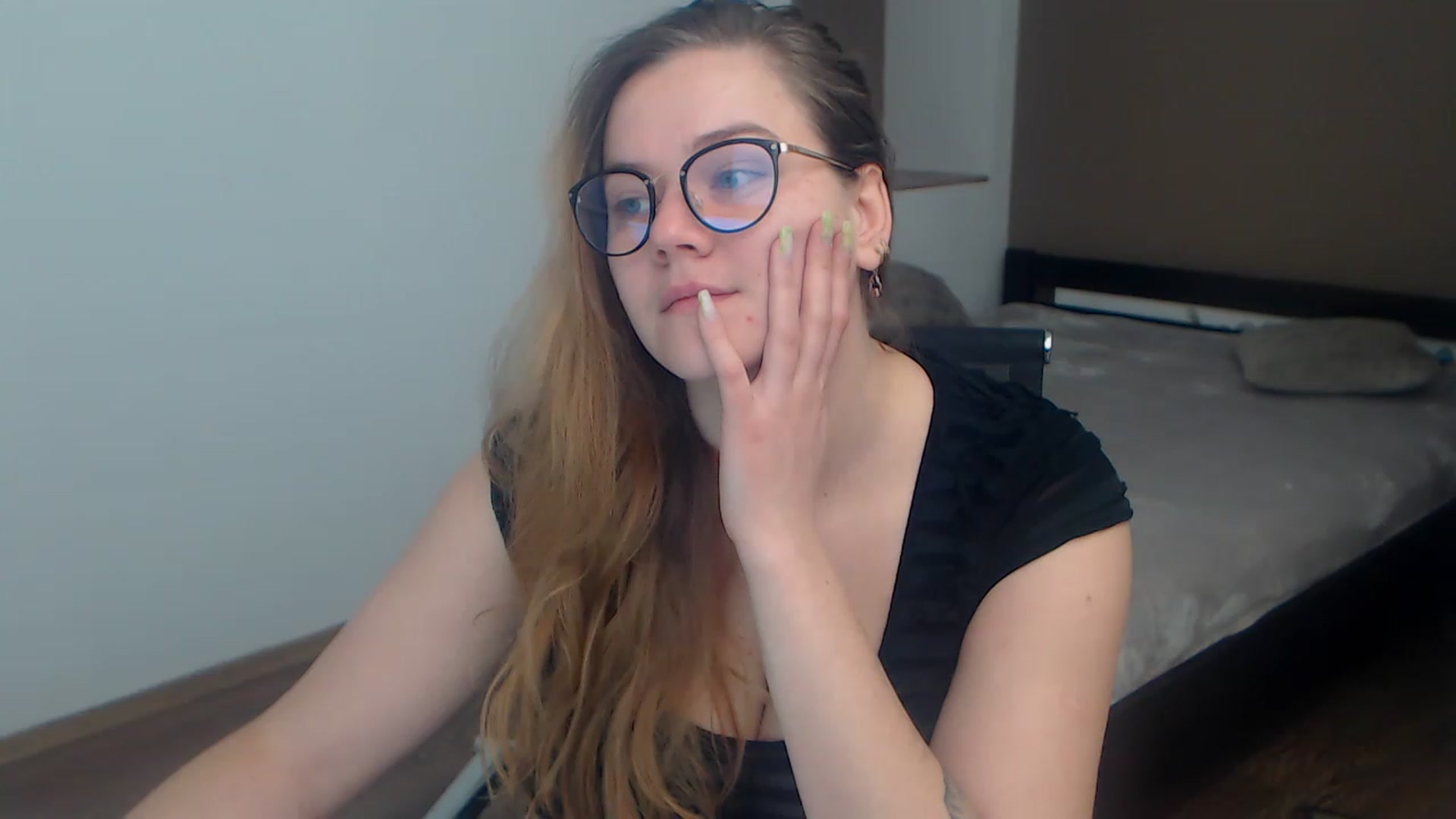 Gallery image thumbnail from KellyKleine's myfreecams stream on, 03/18/2023, 12:08 image 15 of 20