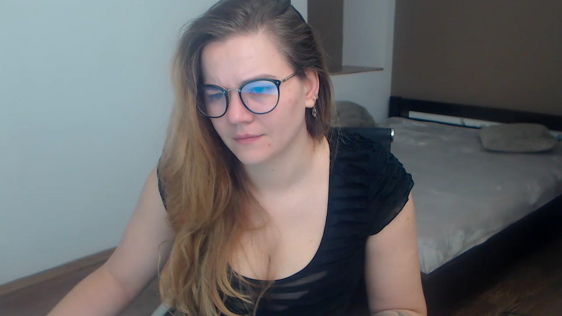Gallery image thumbnail from KellyKleine's myfreecams stream on, 03/18/2023, 12:08 image 8 of 20