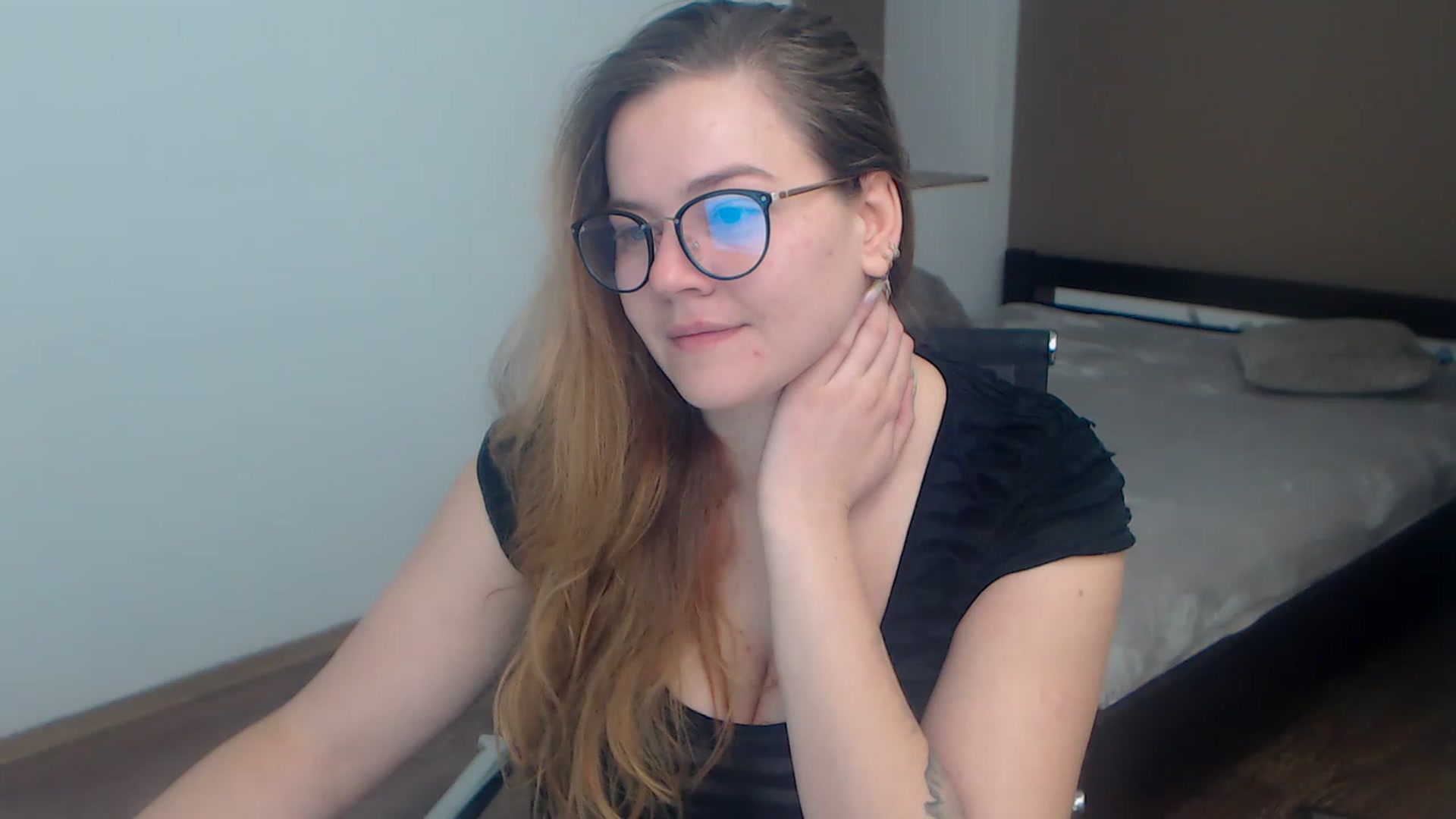 Gallery image thumbnail from KellyKleine's myfreecams stream on, 03/18/2023, 12:08 image 16 of 20