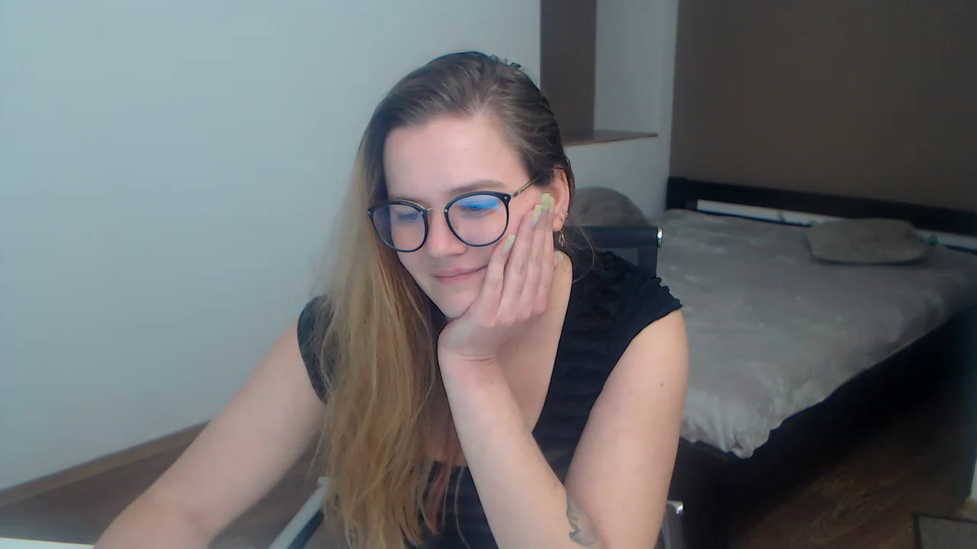 Gallery image thumbnail from KellyKleine's myfreecams stream on, 03/18/2023, 16:11 image 11 of 20