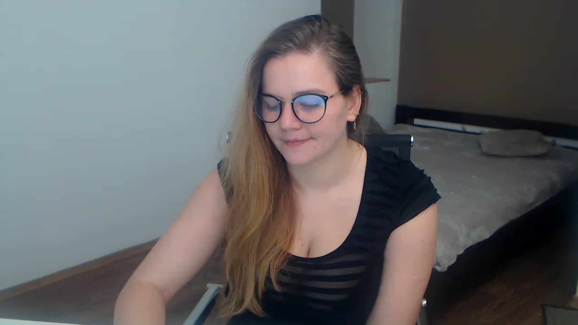 Gallery image thumbnail from KellyKleine's myfreecams stream on, 03/18/2023, 16:11 image 17 of 20