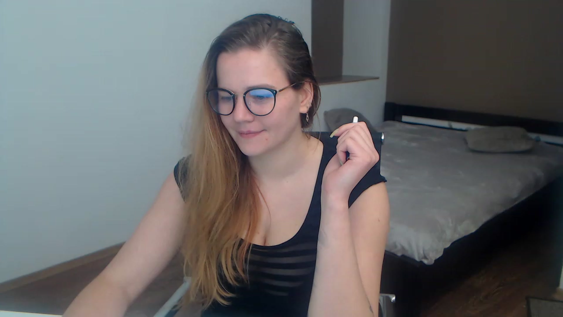 Gallery image thumbnail from KellyKleine's myfreecams stream on, 03/18/2023, 16:11 image 12 of 20