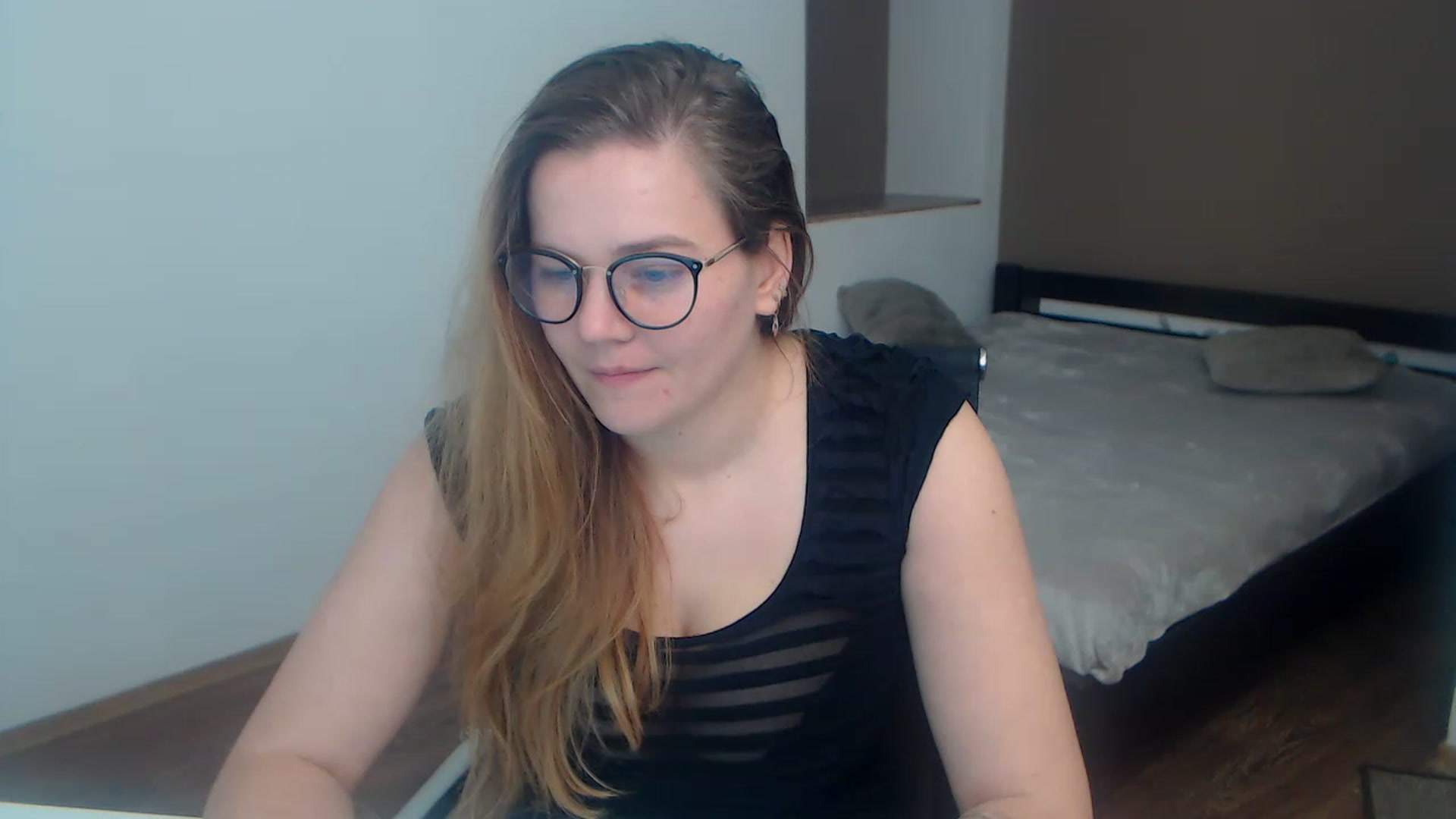 Gallery image thumbnail from KellyKleine's myfreecams stream on, 03/18/2023, 16:11 image 8 of 20