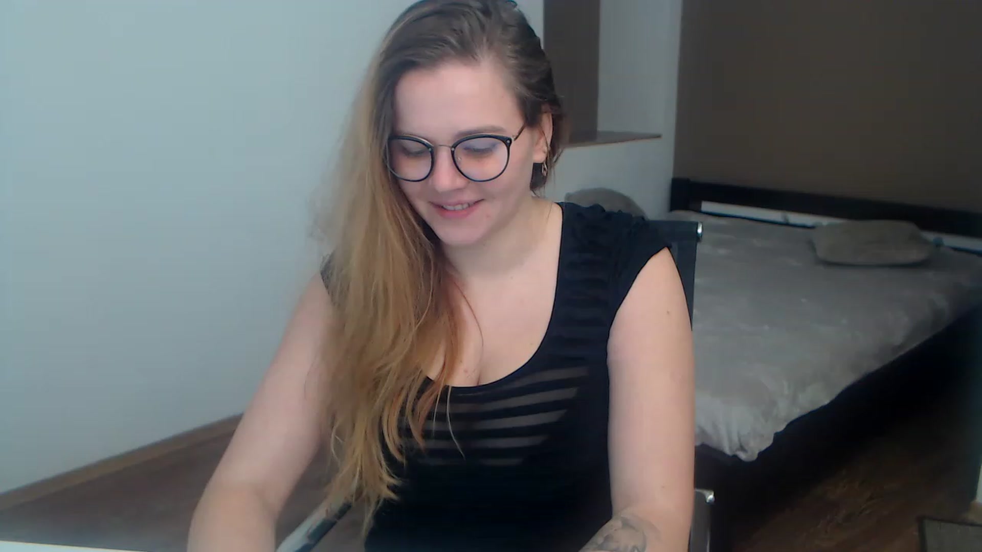 Gallery image thumbnail from KellyKleine's myfreecams stream on, 03/18/2023, 16:11 image 10 of 20