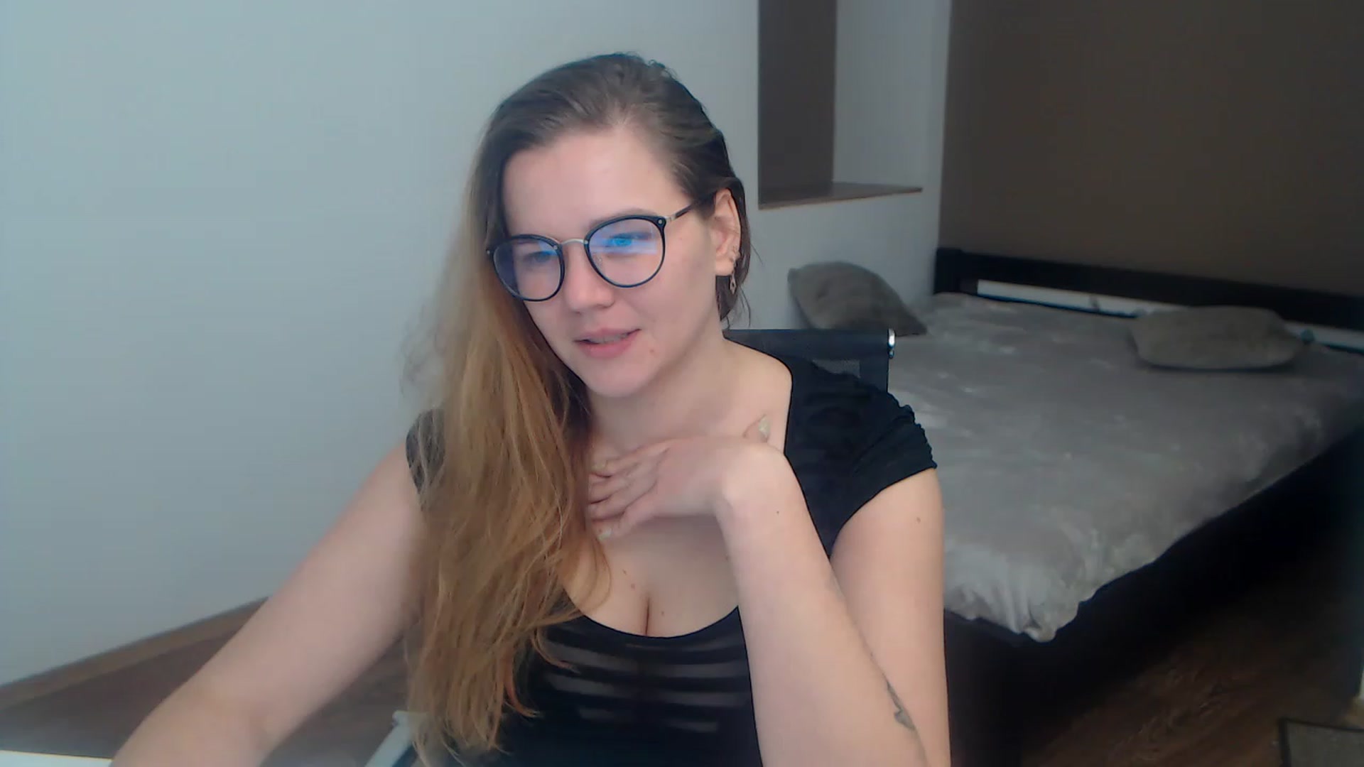 Gallery image thumbnail from KellyKleine's myfreecams stream on, 03/18/2023, 16:11 image 1 of 20