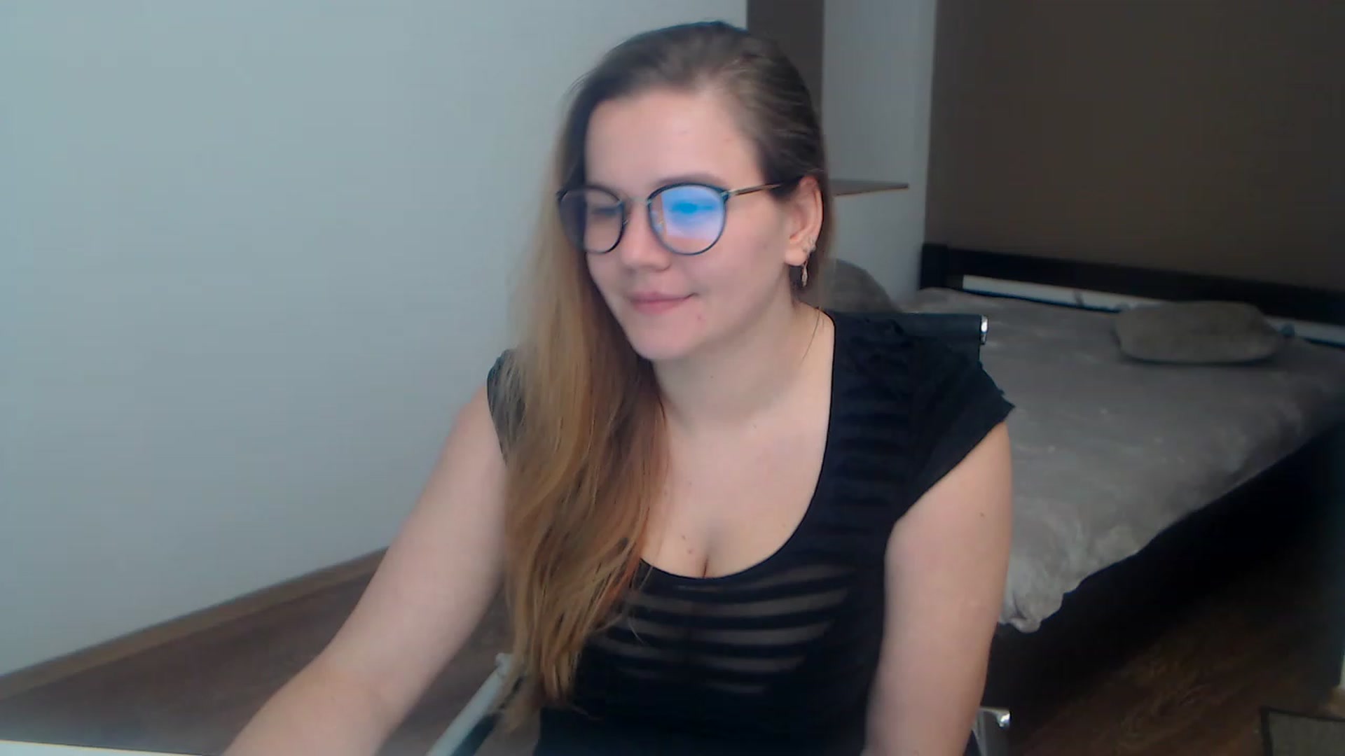 Gallery image thumbnail from KellyKleine's myfreecams stream on, 03/18/2023, 16:11 image 16 of 20