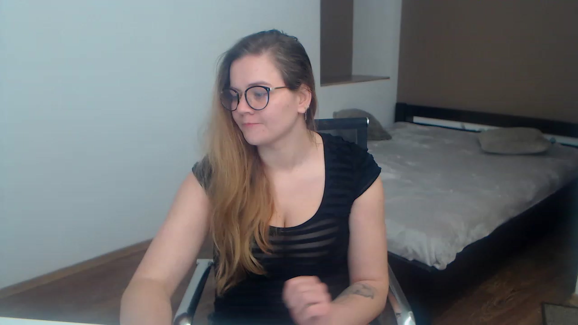 Gallery image thumbnail from KellyKleine's myfreecams stream on, 03/18/2023, 16:11 image 19 of 20