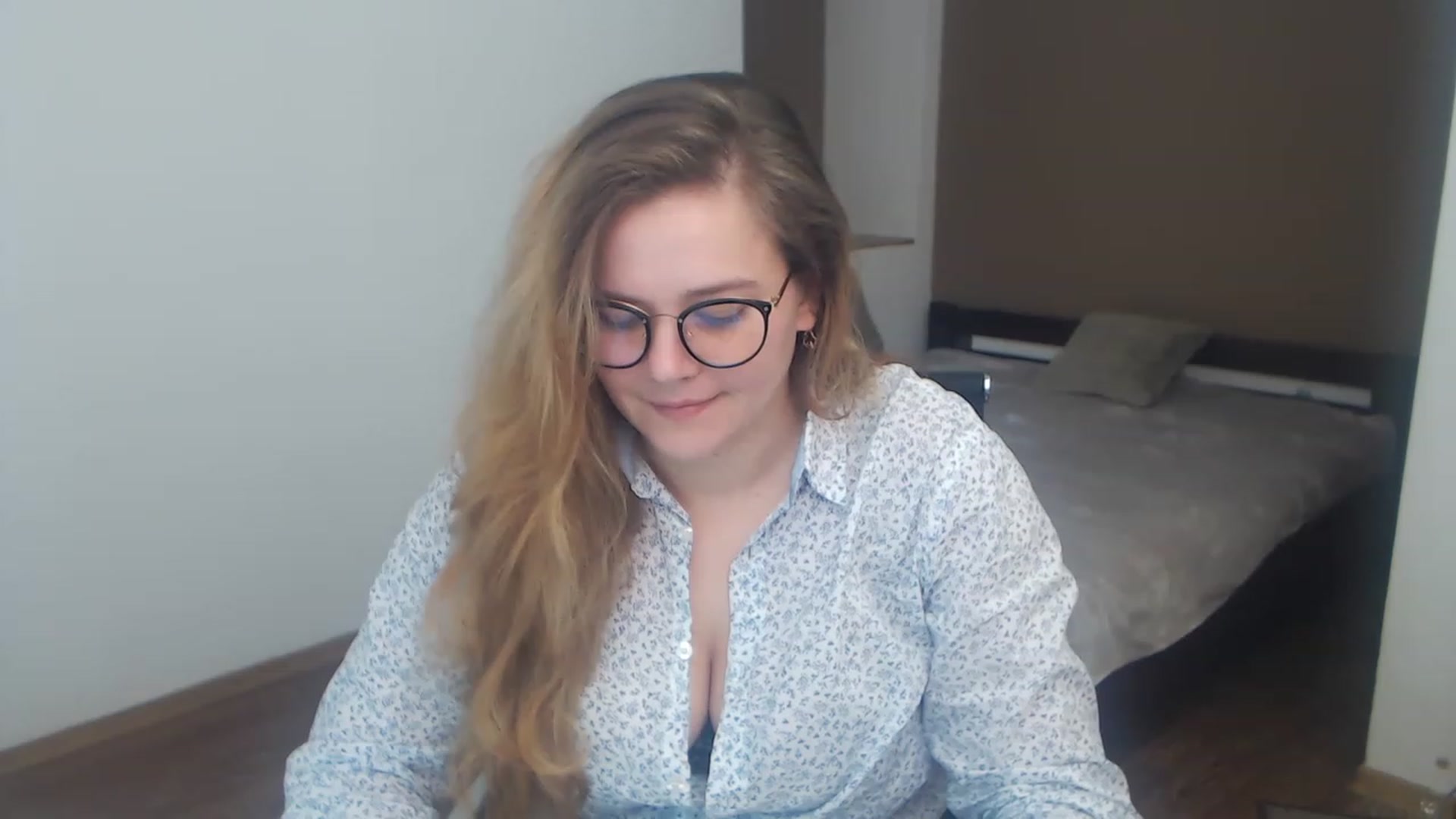 Gallery image thumbnail from KellyKleine's myfreecams stream on, 03/22/2023, 19:15 image 12 of 20