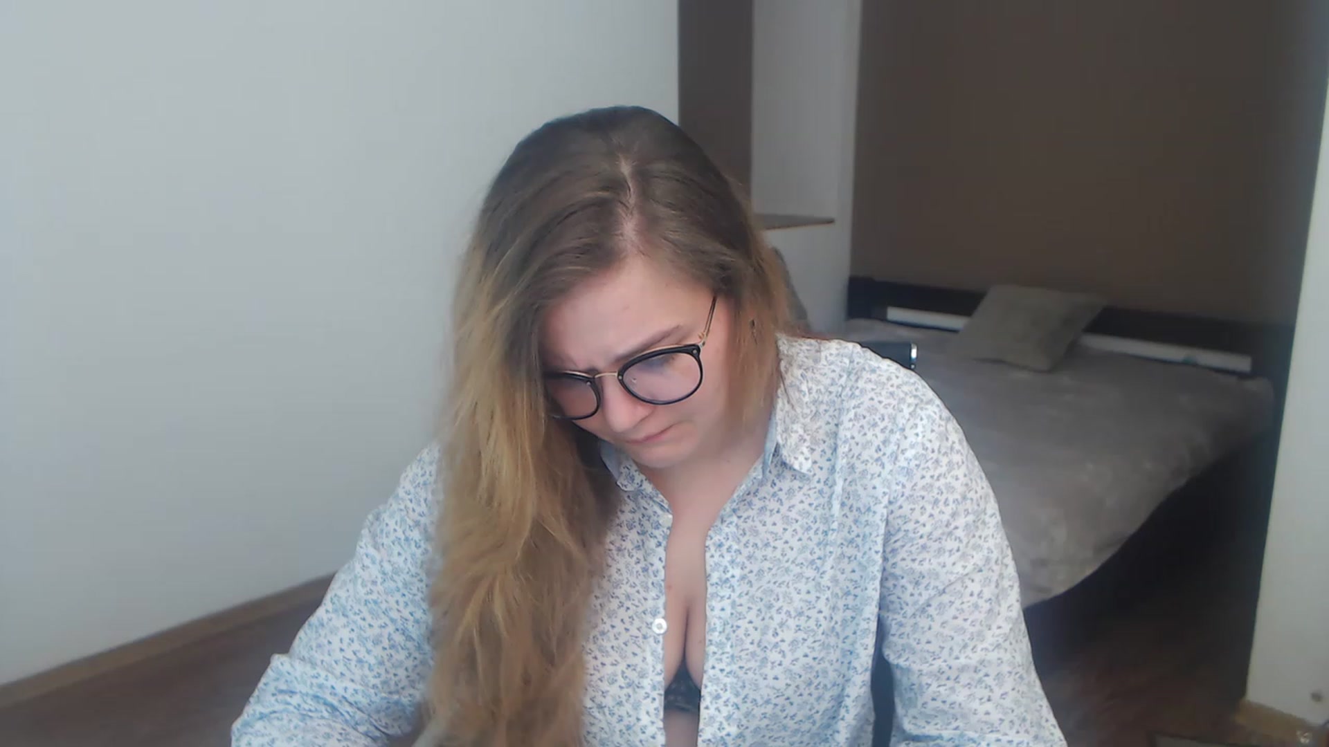 Gallery image thumbnail from KellyKleine's myfreecams stream on, 03/22/2023, 19:15 image 11 of 20