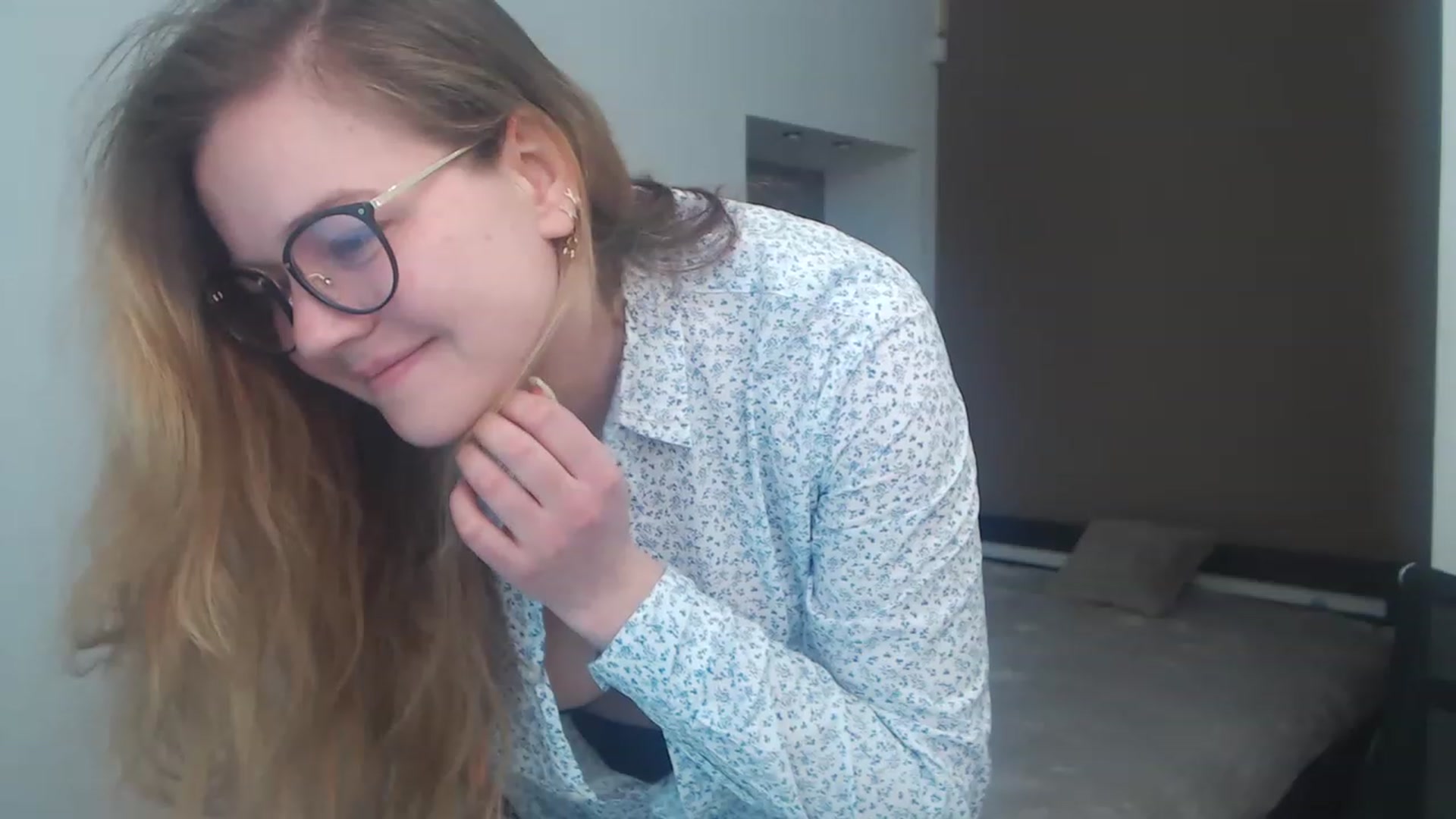 Gallery image thumbnail from KellyKleine's myfreecams stream on, 03/22/2023, 19:15 image 4 of 20