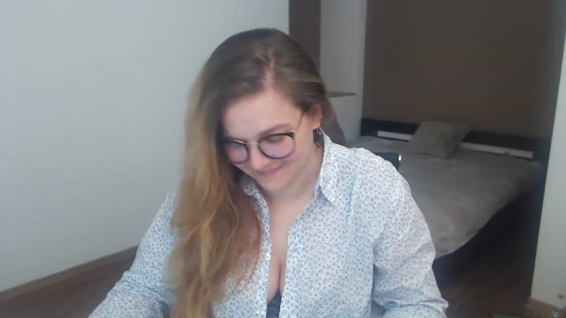 Gallery image thumbnail from KellyKleine's myfreecams stream on, 03/22/2023, 19:15 image 14 of 20