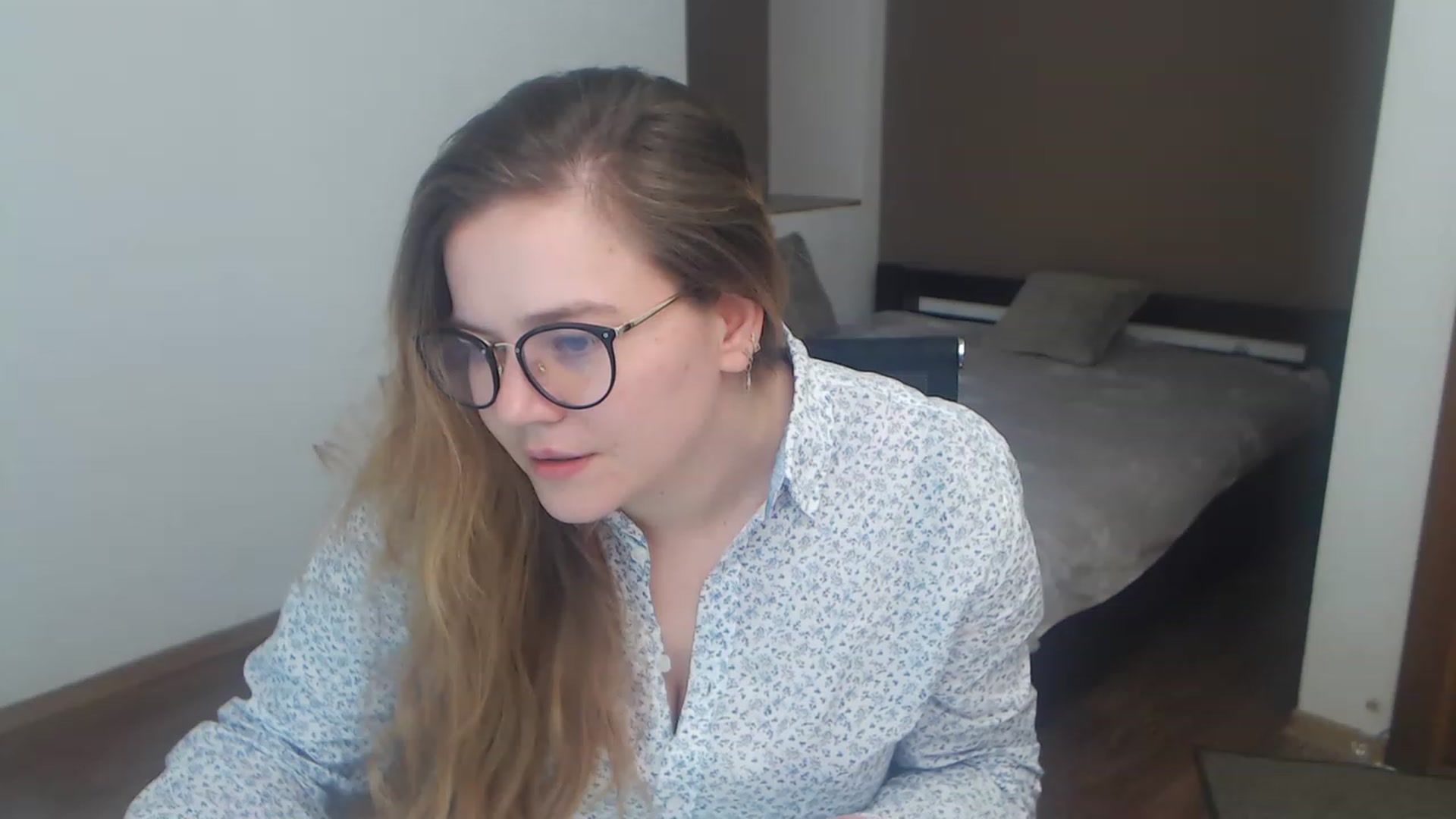 Gallery image thumbnail from KellyKleine's myfreecams stream on, 03/22/2023, 20:27 image 17 of 20