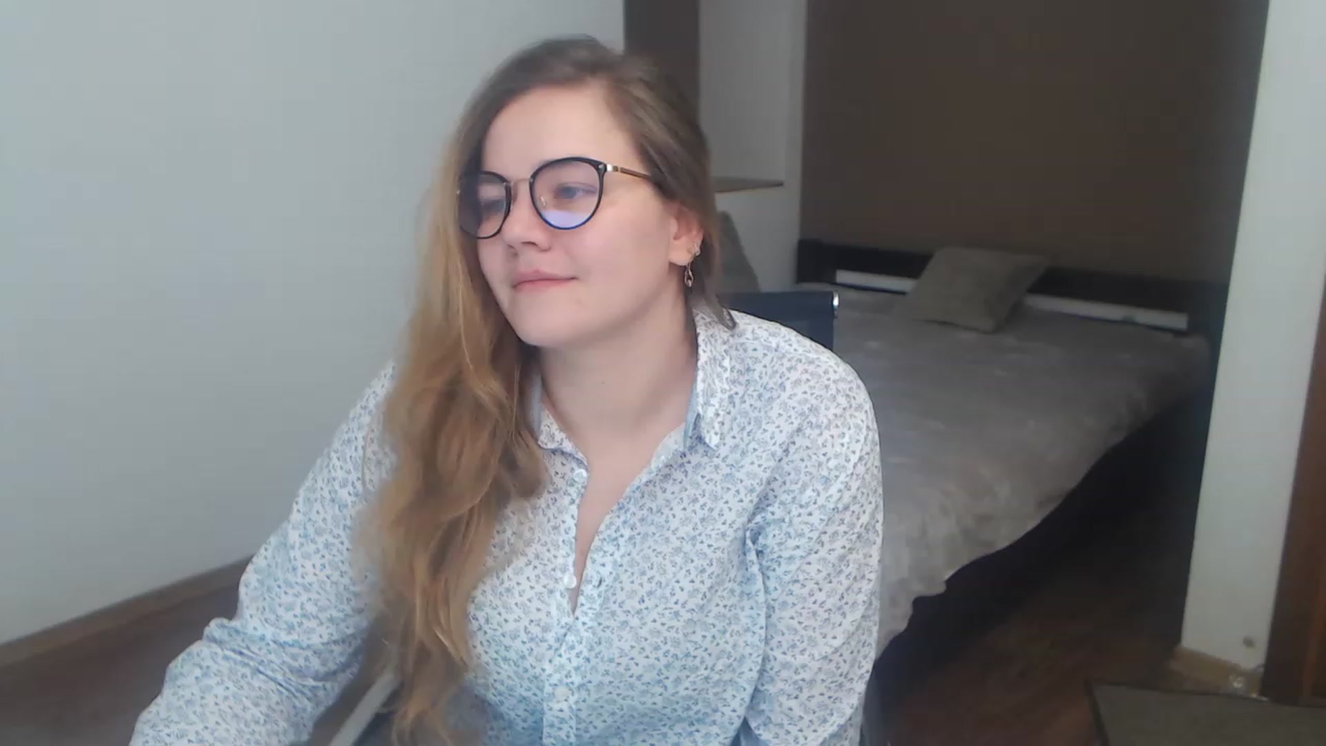 Gallery image thumbnail from KellyKleine's myfreecams stream on, 03/22/2023, 20:27 image 1 of 20