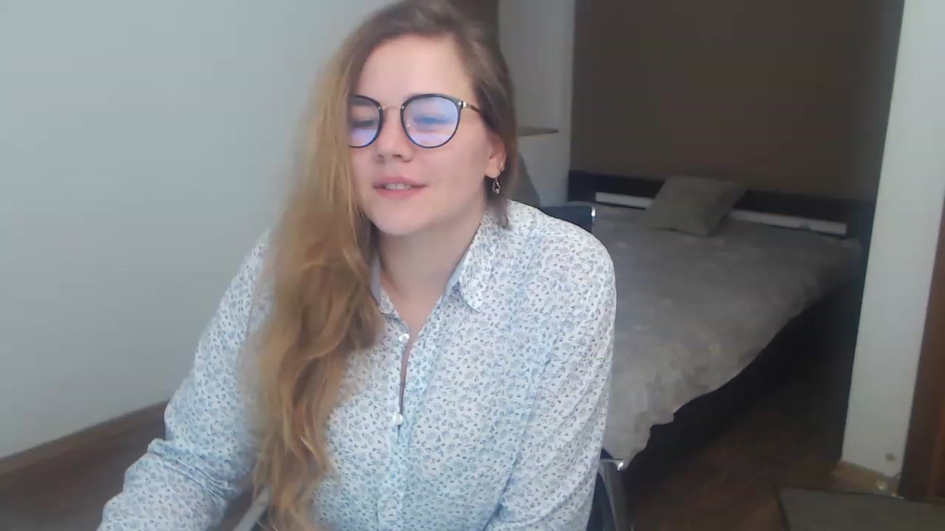 Gallery image thumbnail from KellyKleine's myfreecams stream on, 03/22/2023, 20:27 image 2 of 20