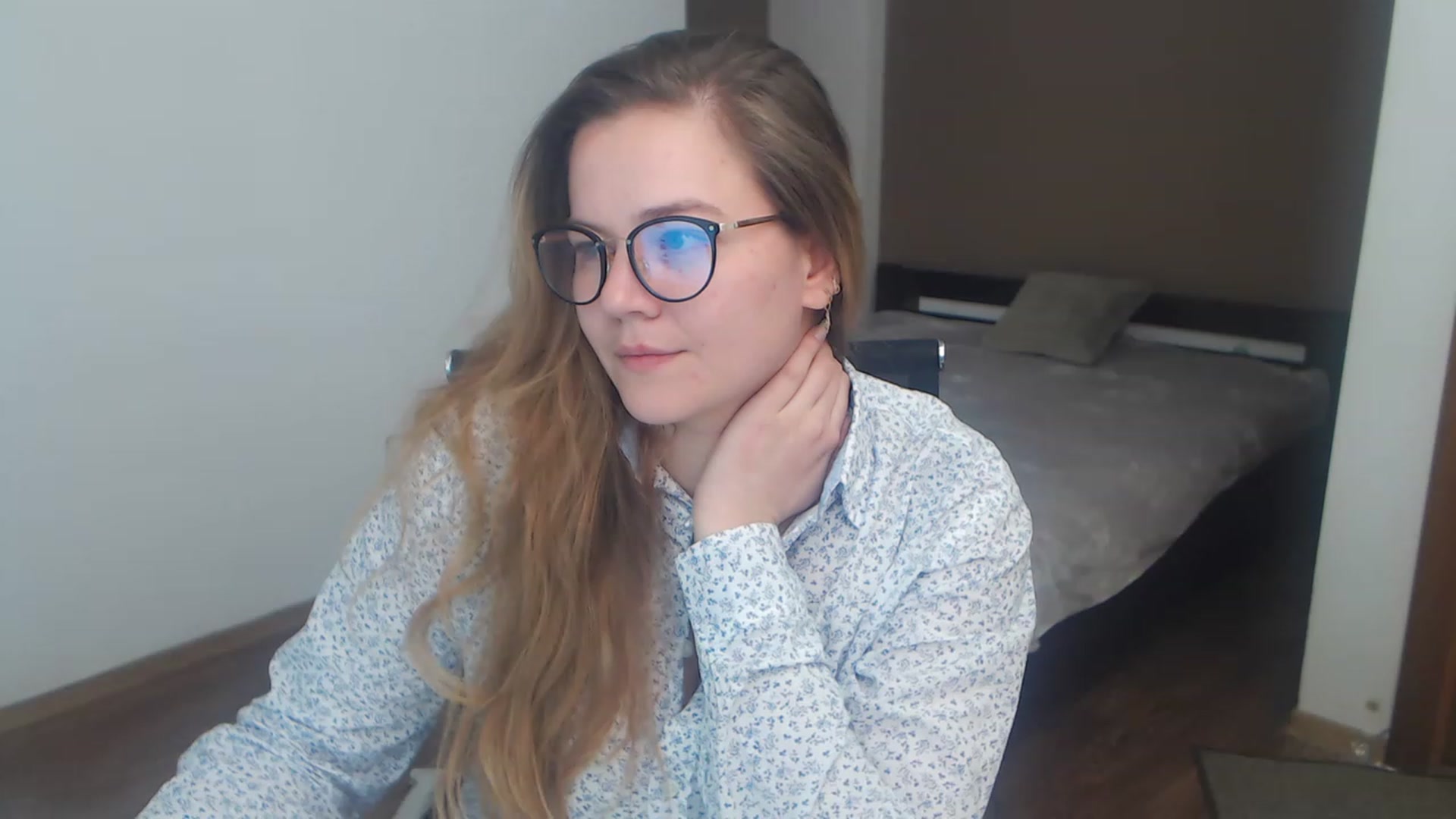 Gallery image thumbnail from KellyKleine's myfreecams stream on, 03/22/2023, 20:27 image 18 of 20