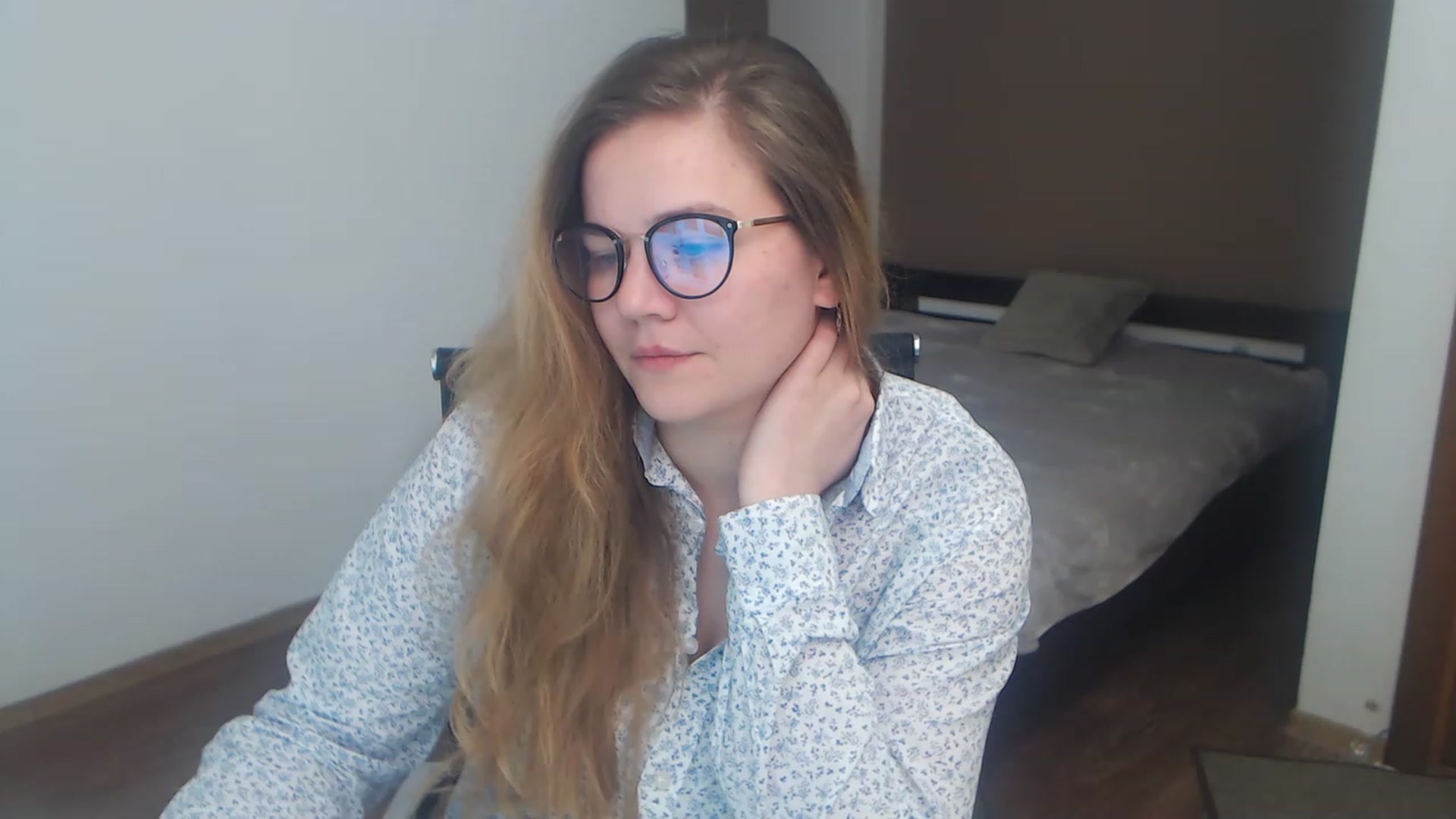 Gallery image thumbnail from KellyKleine's myfreecams stream on, 03/22/2023, 20:27 image 12 of 20