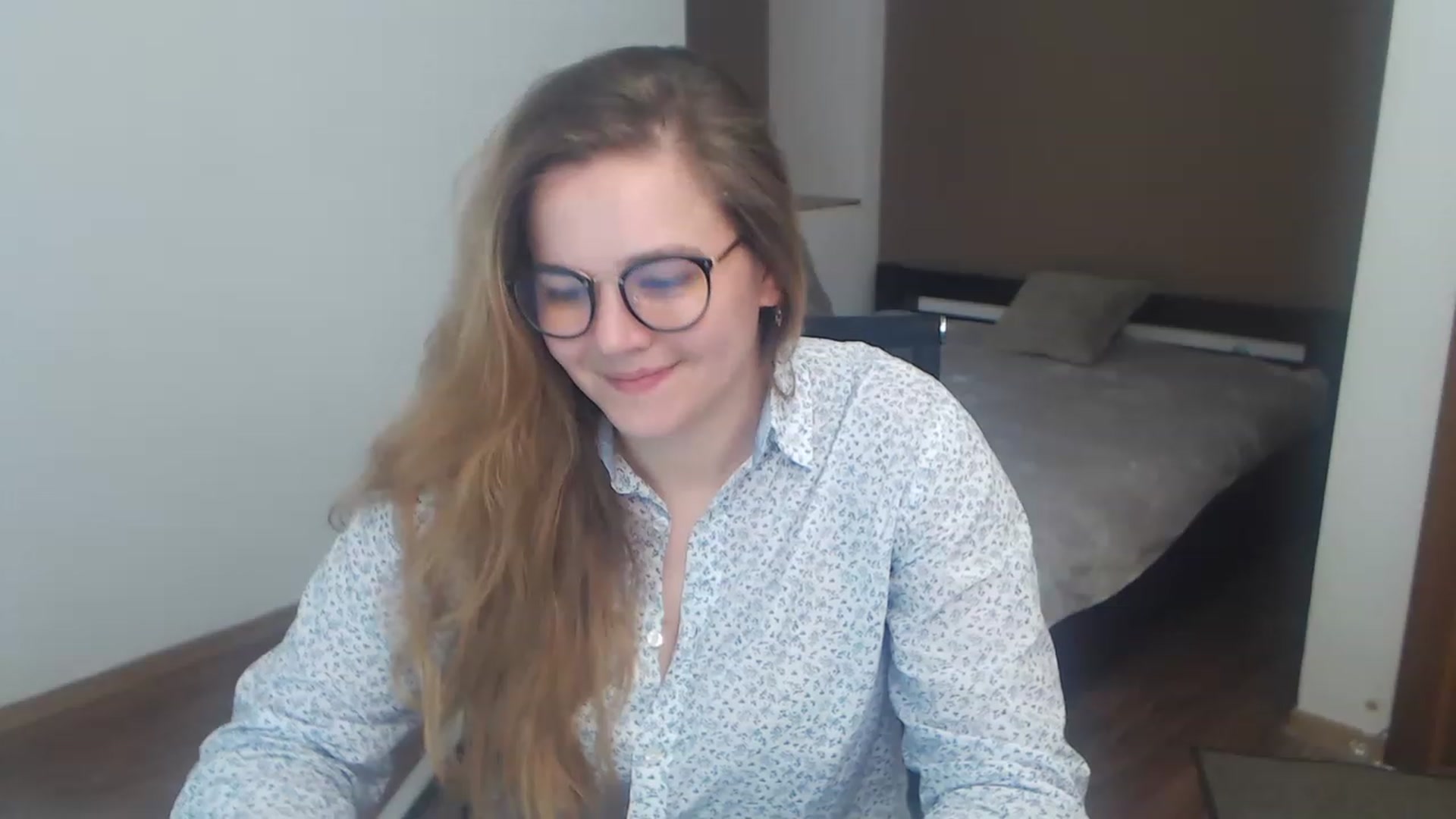 Gallery image thumbnail from KellyKleine's myfreecams stream on, 03/22/2023, 20:27 image 6 of 20