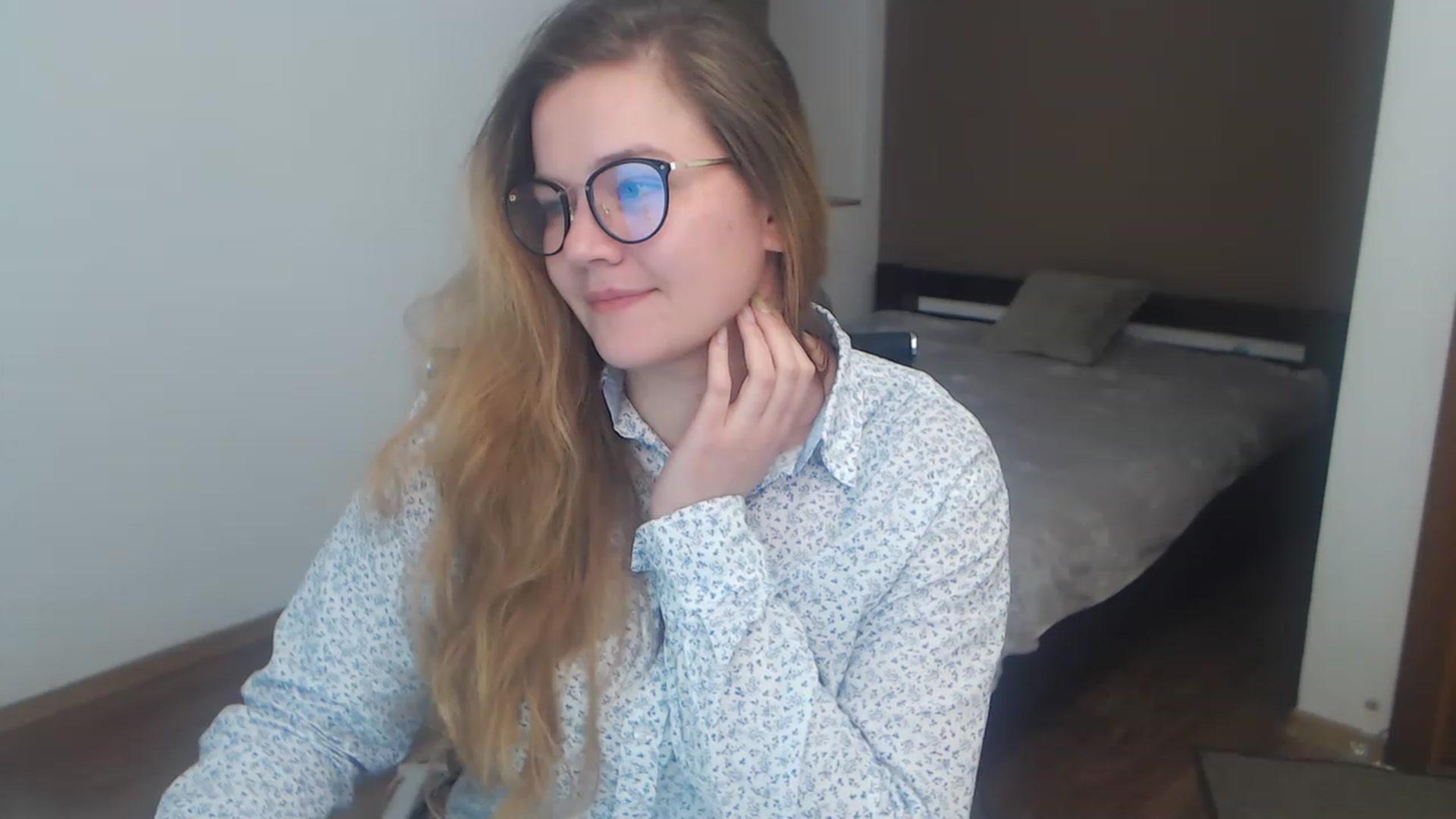 Gallery image thumbnail from KellyKleine's myfreecams stream on, 03/22/2023, 20:27 image 8 of 20