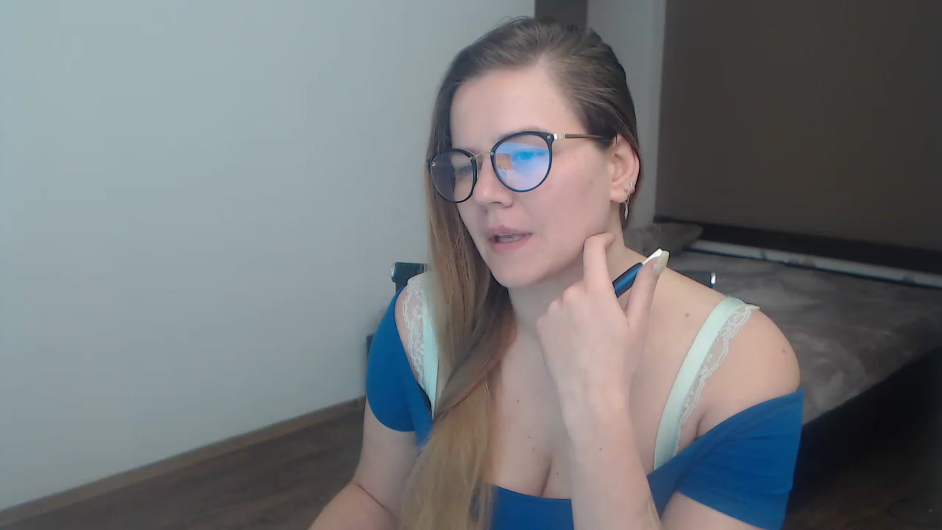 Gallery image thumbnail from KellyKleine's myfreecams stream on, 03/24/2023, 18:06 image 7 of 20