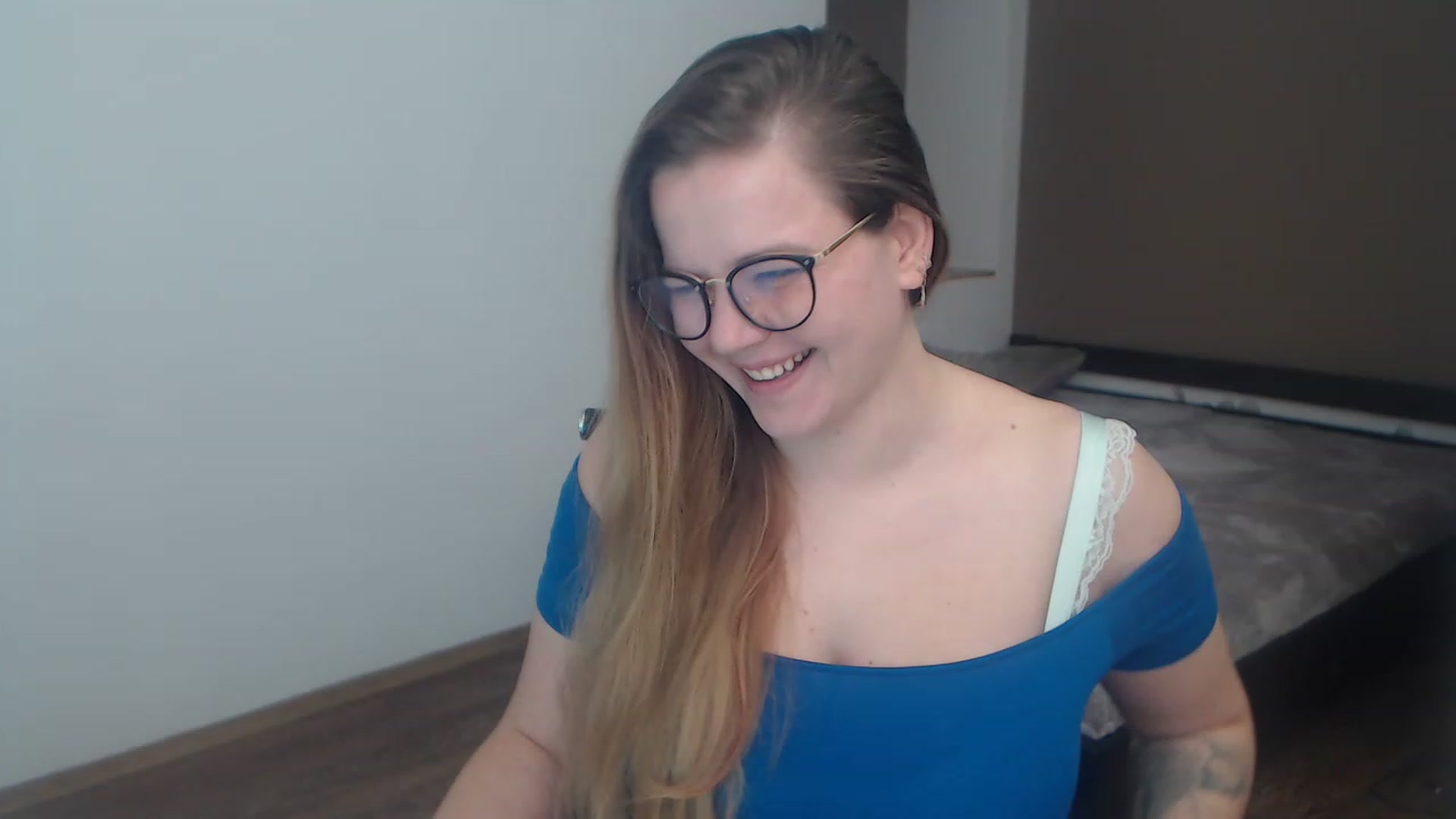 Gallery image thumbnail from KellyKleine's myfreecams stream on, 03/24/2023, 18:06 image 12 of 20