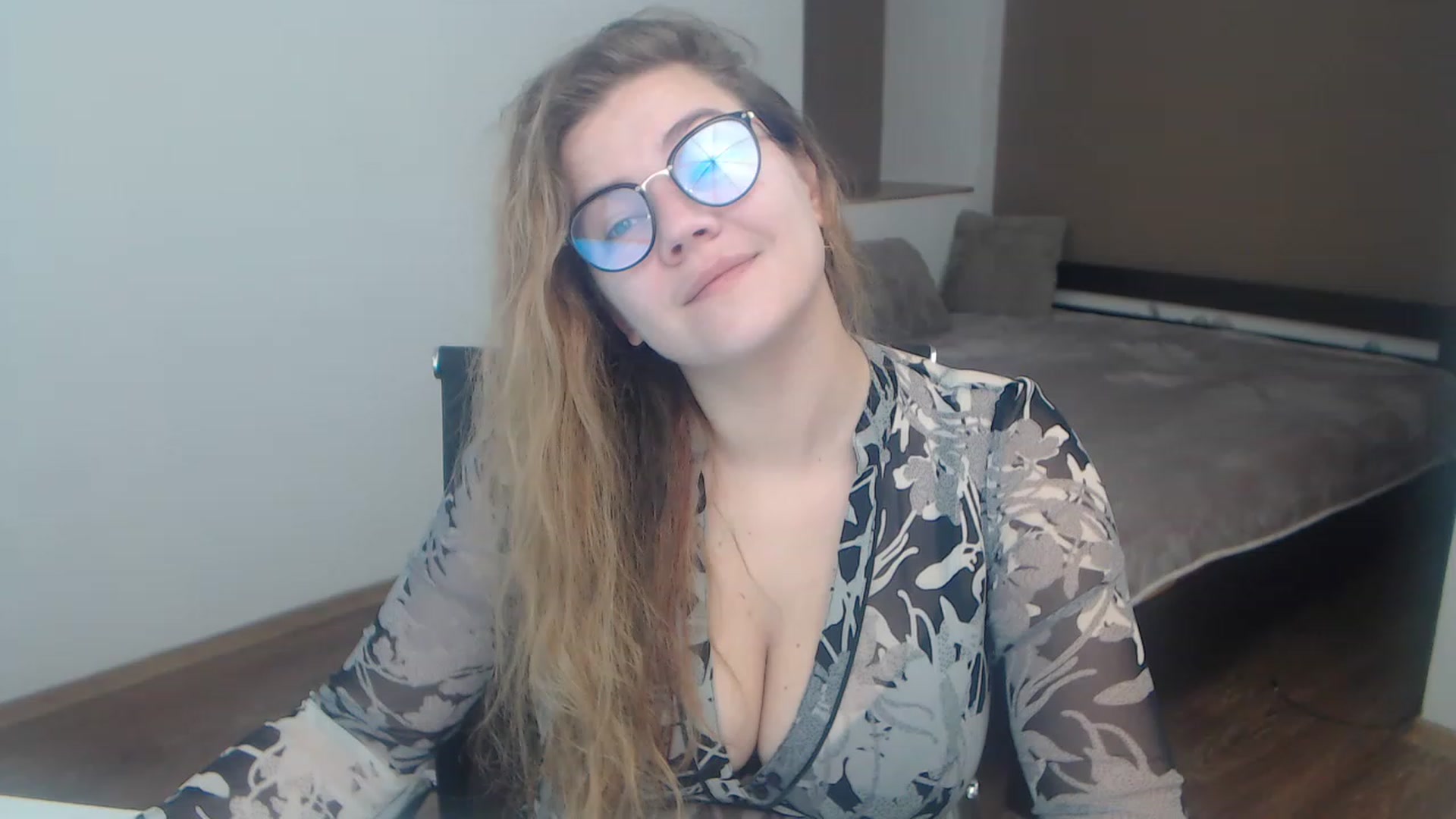 Gallery image thumbnail from KellyKleine's myfreecams stream on, 03/25/2023, 14:03 image 3 of 20