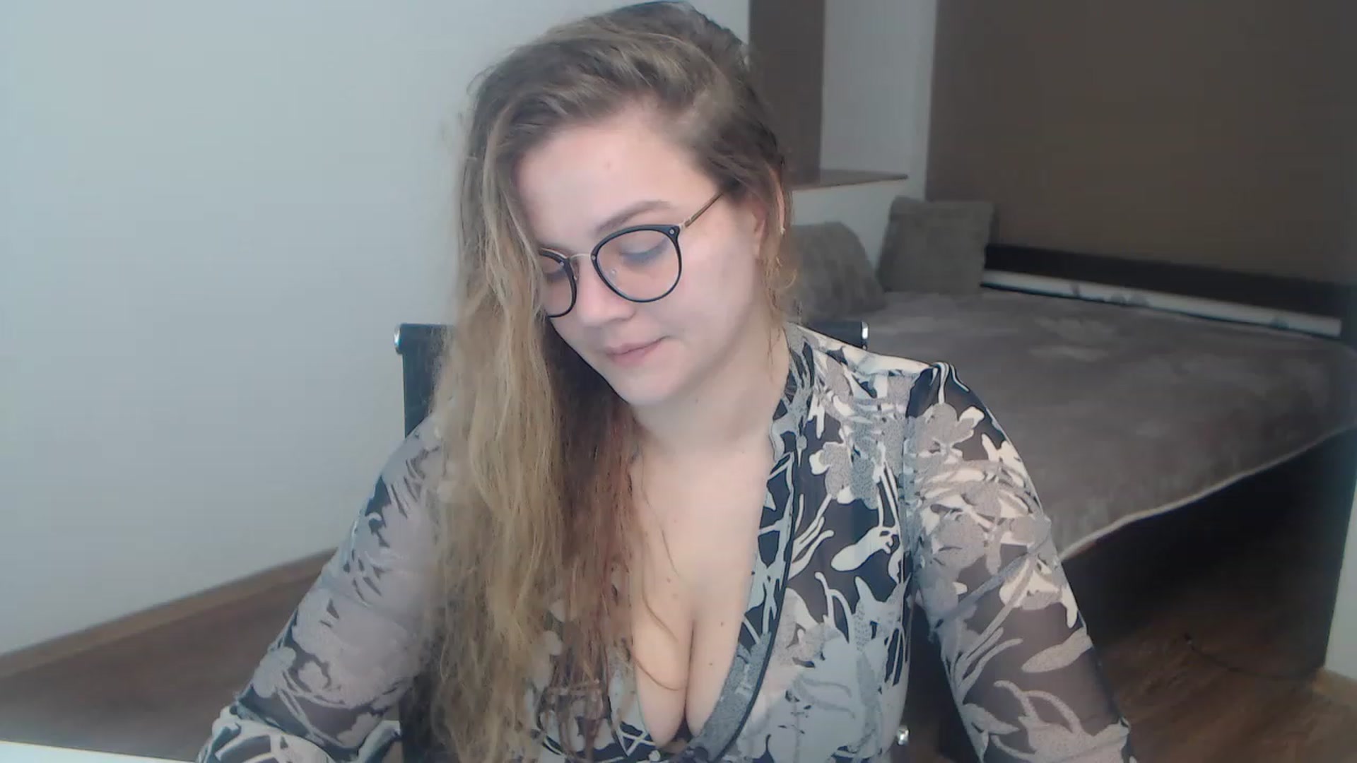 Gallery image thumbnail from KellyKleine's myfreecams stream on, 03/25/2023, 14:03 image 4 of 20