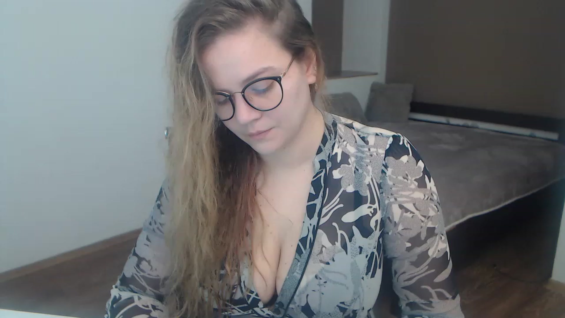 Gallery image thumbnail from KellyKleine's myfreecams stream on, 03/25/2023, 14:03 image 2 of 20
