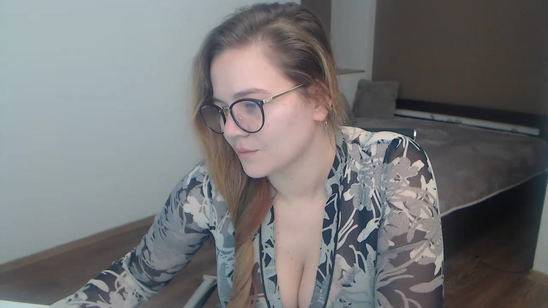 Gallery image thumbnail from KellyKleine's myfreecams stream on, 03/25/2023, 14:03 image 18 of 20