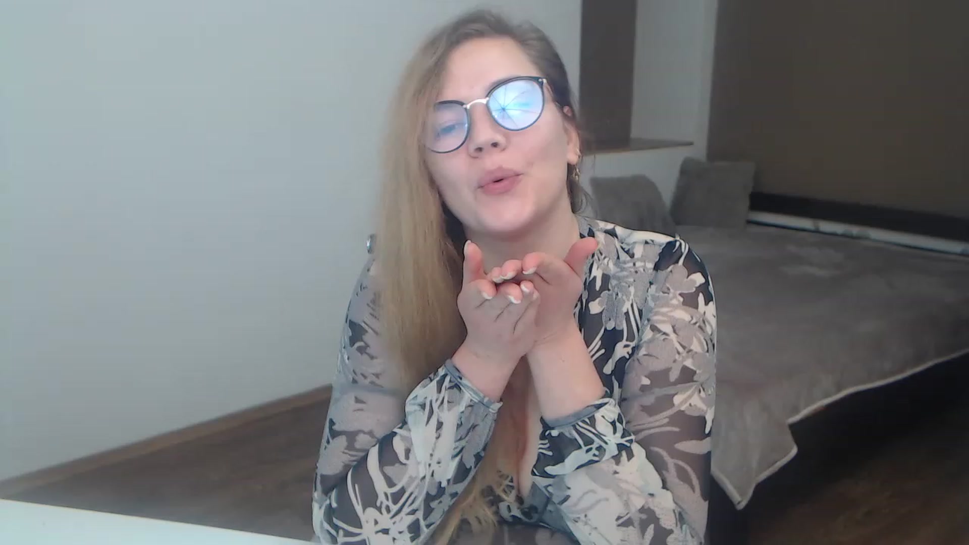 Gallery image thumbnail from KellyKleine's myfreecams stream on, 03/25/2023, 15:45 image 7 of 20