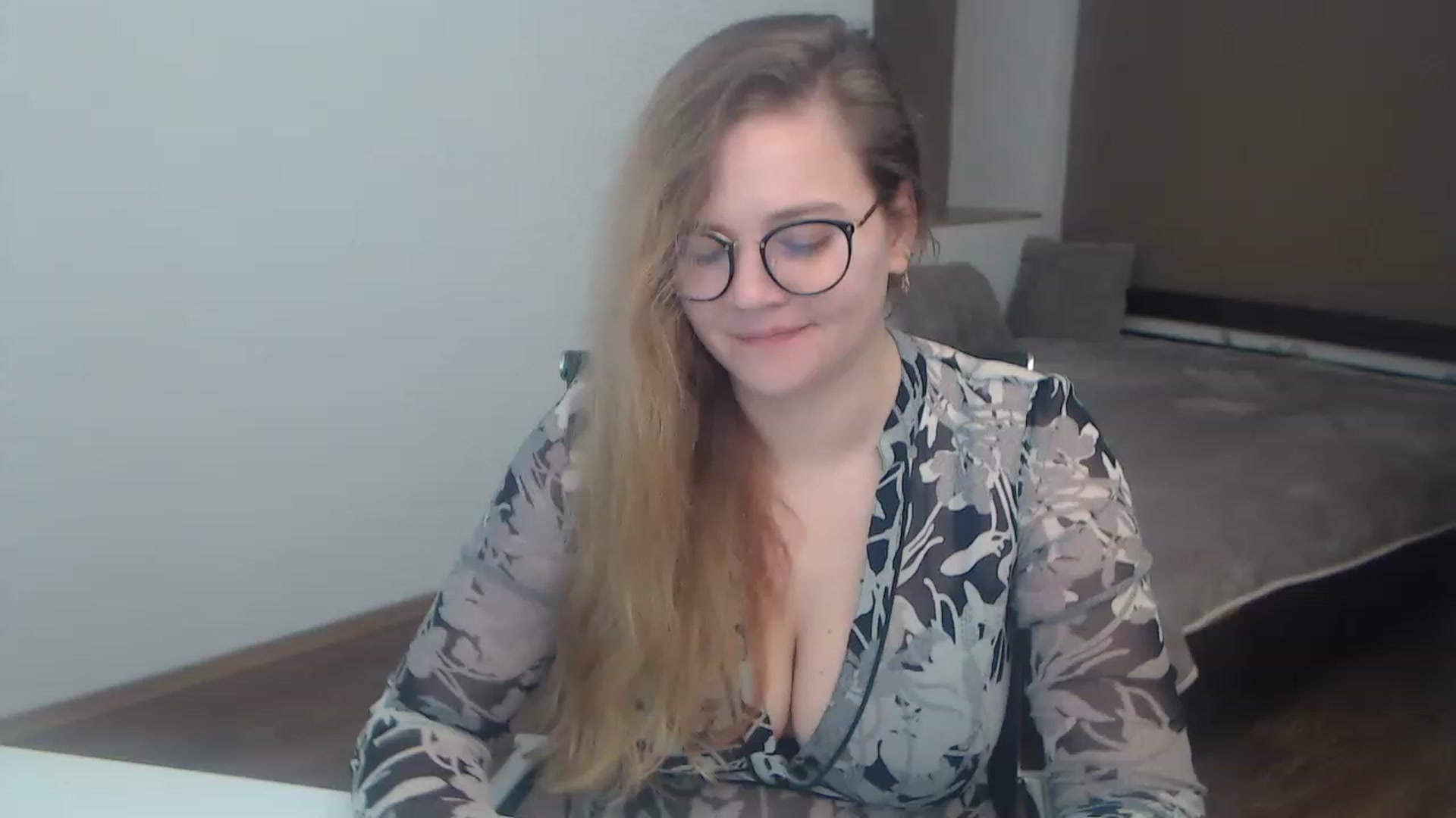 Gallery image thumbnail from KellyKleine's myfreecams stream on, 03/25/2023, 15:45 image 8 of 20