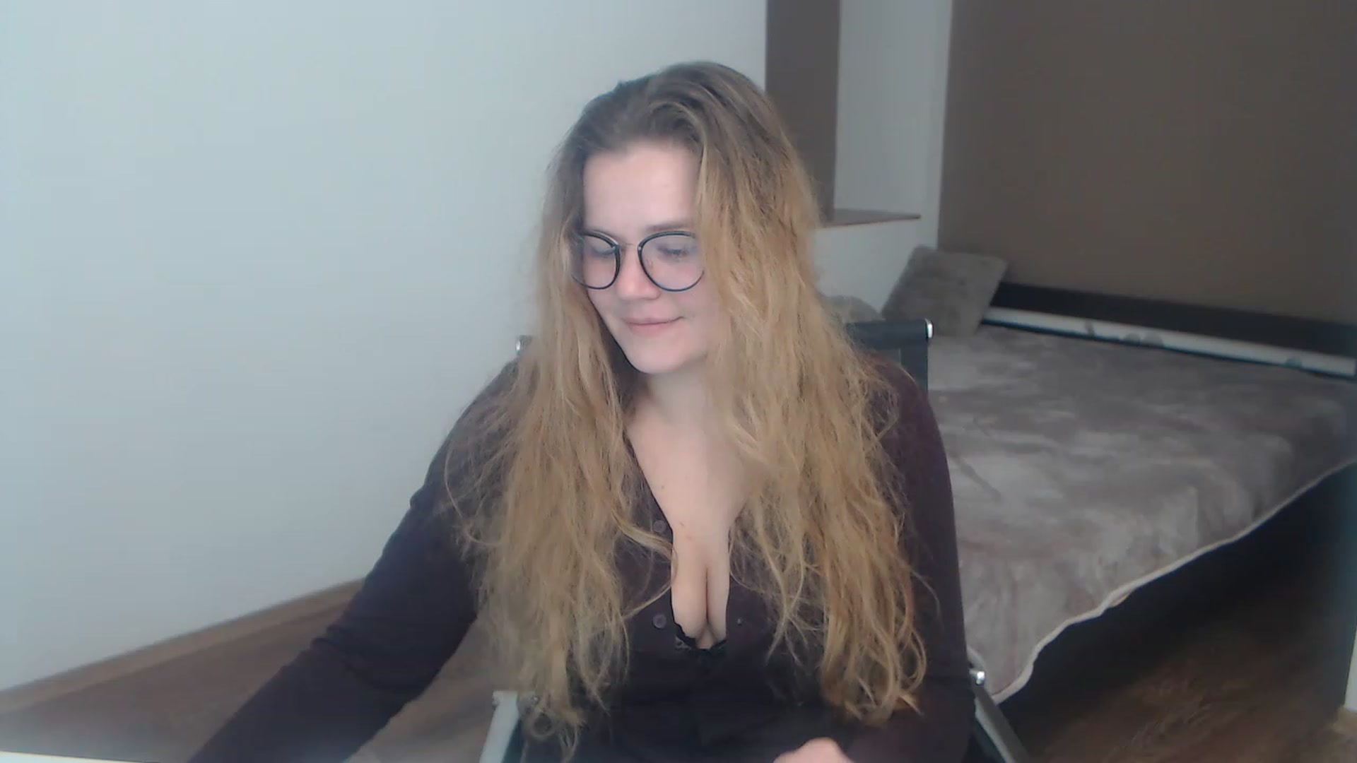 Gallery image thumbnail from KellyKleine's myfreecams stream on, 03/29/2023, 15:40 image 12 of 20