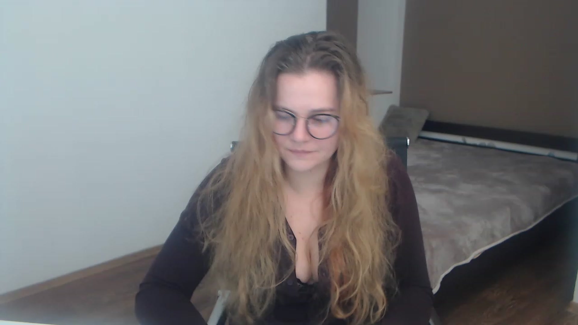 Gallery image thumbnail from KellyKleine's myfreecams stream on, 03/29/2023, 15:40 image 6 of 20