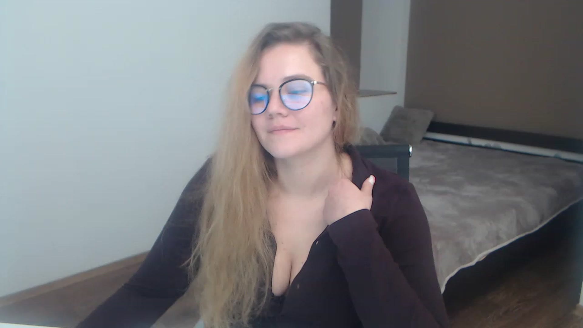 Gallery image thumbnail from KellyKleine's myfreecams stream on, 03/29/2023, 16:44 image 16 of 20