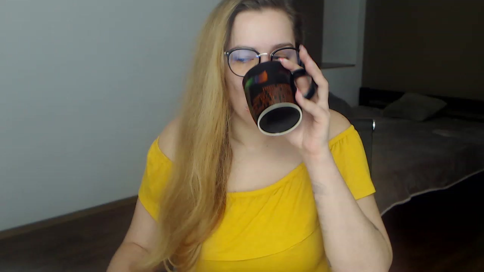 Gallery image thumbnail from KellyKleine's myfreecams stream on, 03/30/2023, 15:50 image 7 of 20