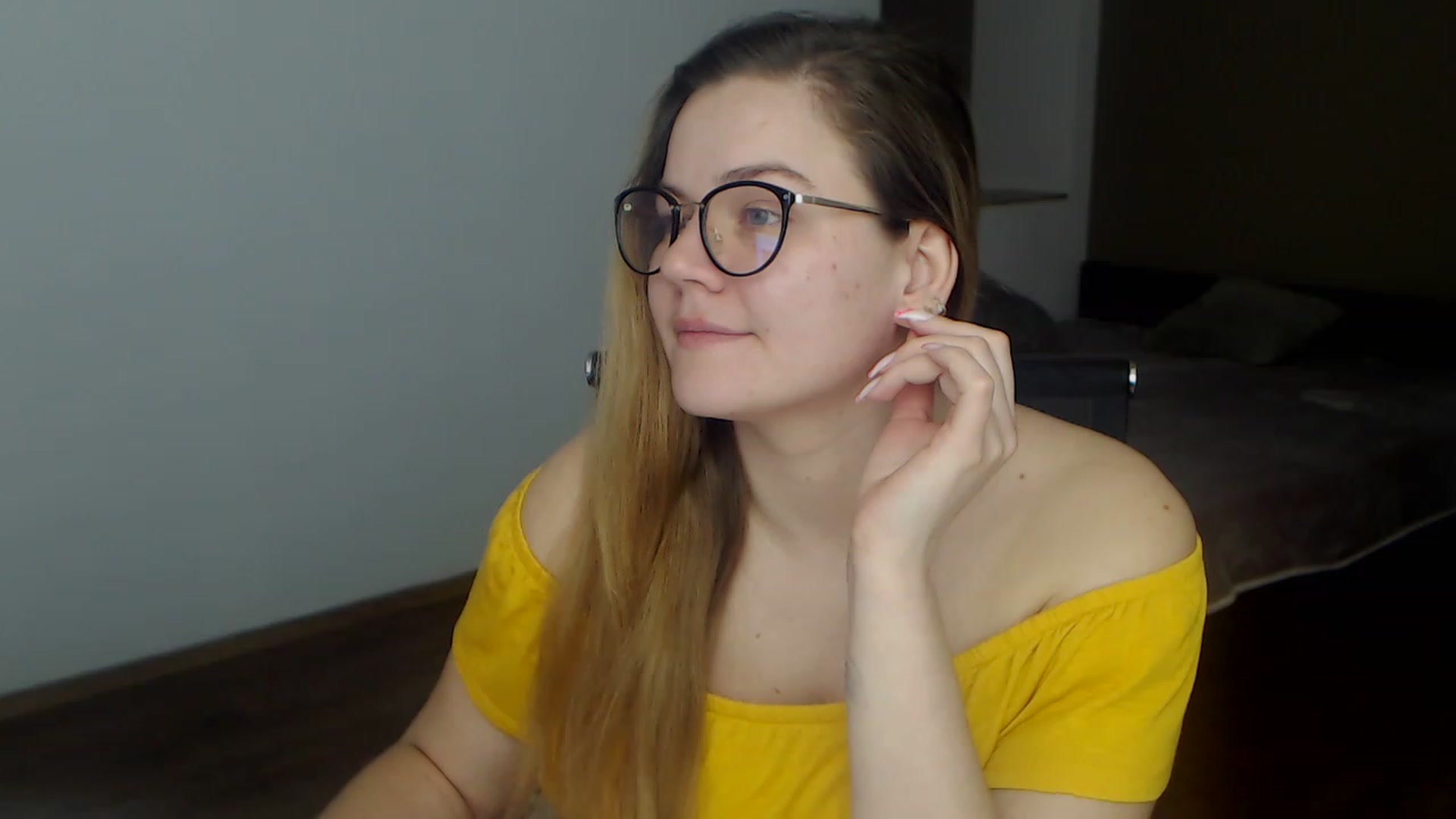Gallery image thumbnail from KellyKleine's myfreecams stream on, 03/30/2023, 15:50 image 15 of 20