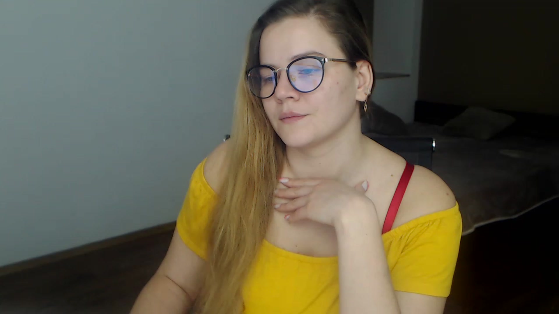 Gallery image thumbnail from KellyKleine's myfreecams stream on, 03/30/2023, 15:50 image 8 of 20