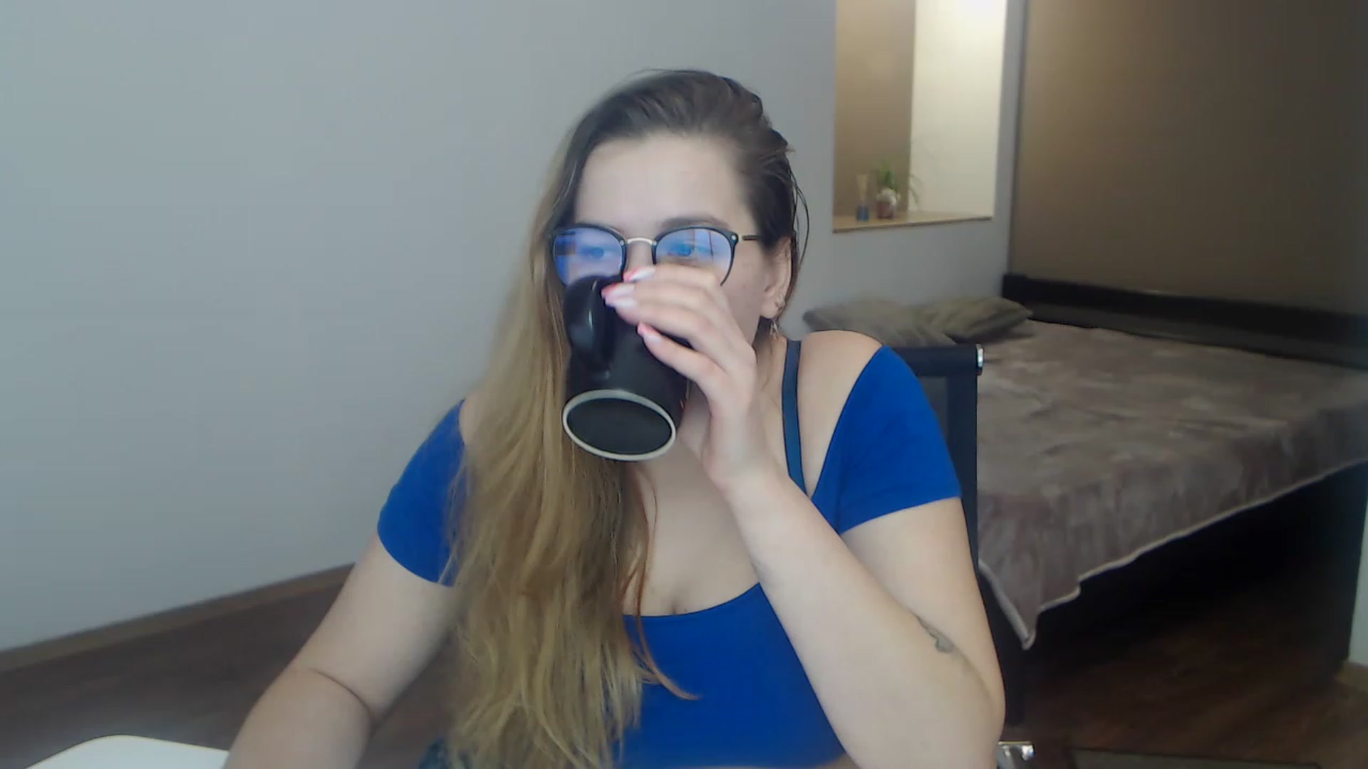 Gallery image thumbnail from KellyKleine's myfreecams stream on, 03/31/2023, 15:34 image 10 of 20