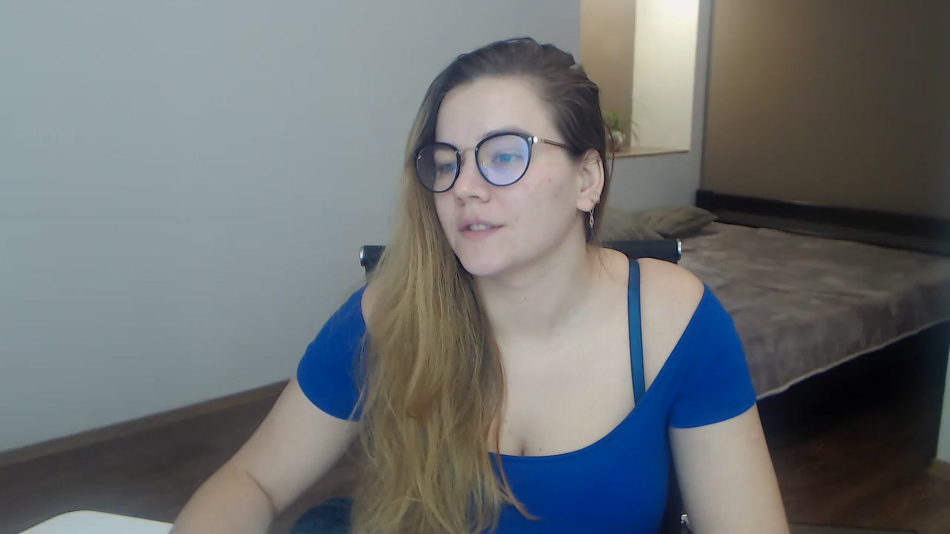 Gallery image thumbnail from KellyKleine's myfreecams stream on, 03/31/2023, 15:34 image 8 of 20