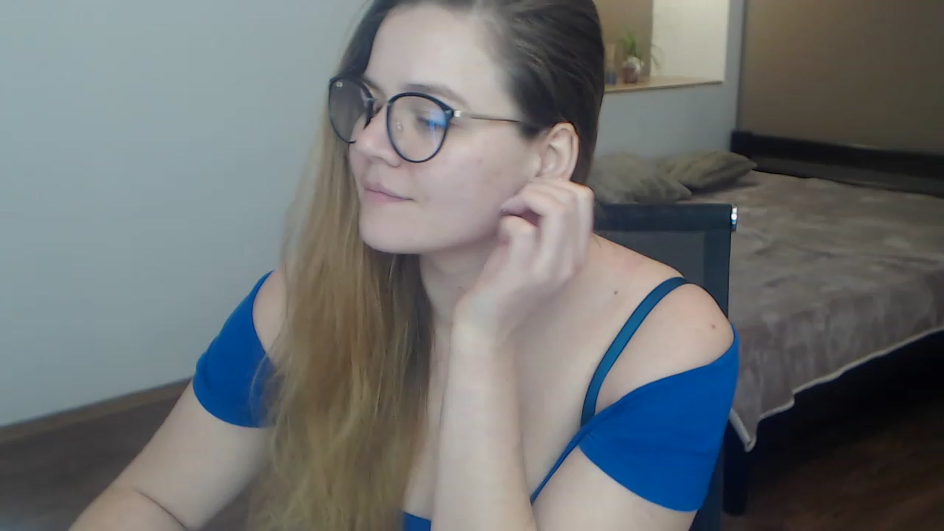 Gallery image thumbnail from KellyKleine's myfreecams stream on, 03/31/2023, 17:07 image 7 of 20
