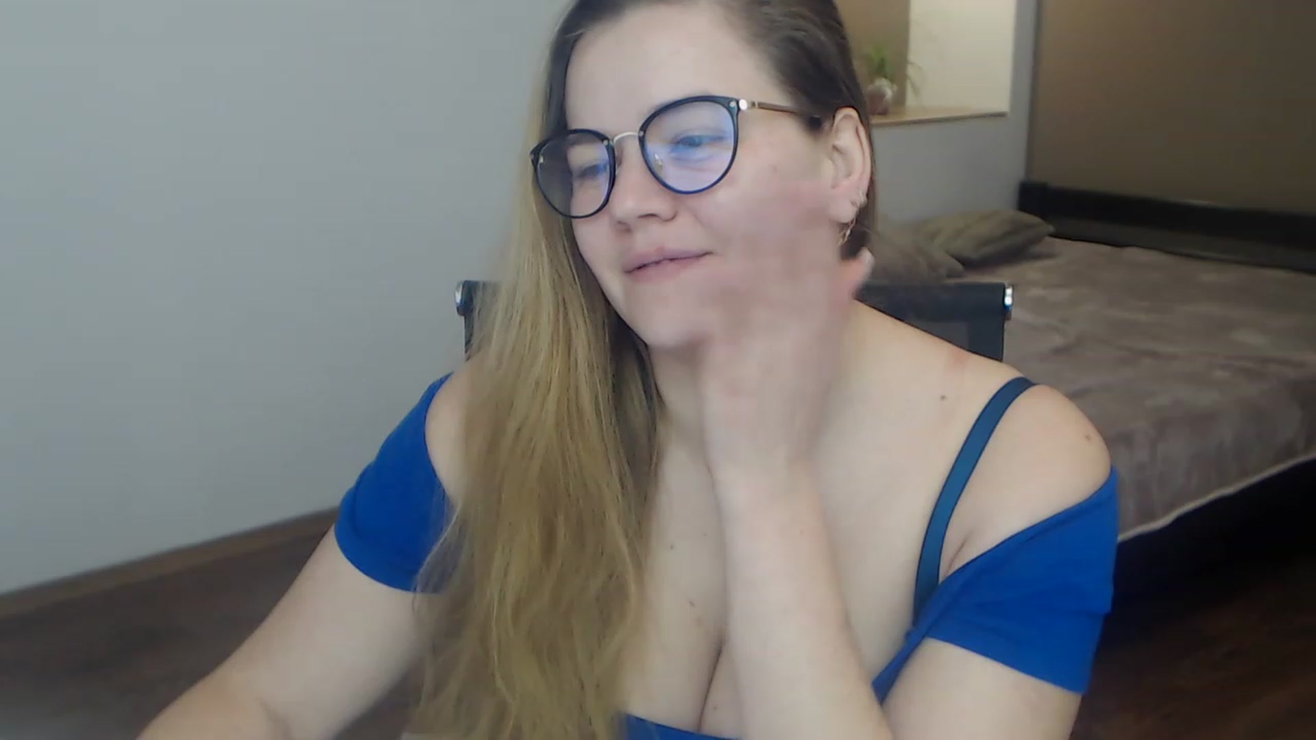 Gallery image thumbnail from KellyKleine's myfreecams stream on, 03/31/2023, 17:07 image 5 of 20