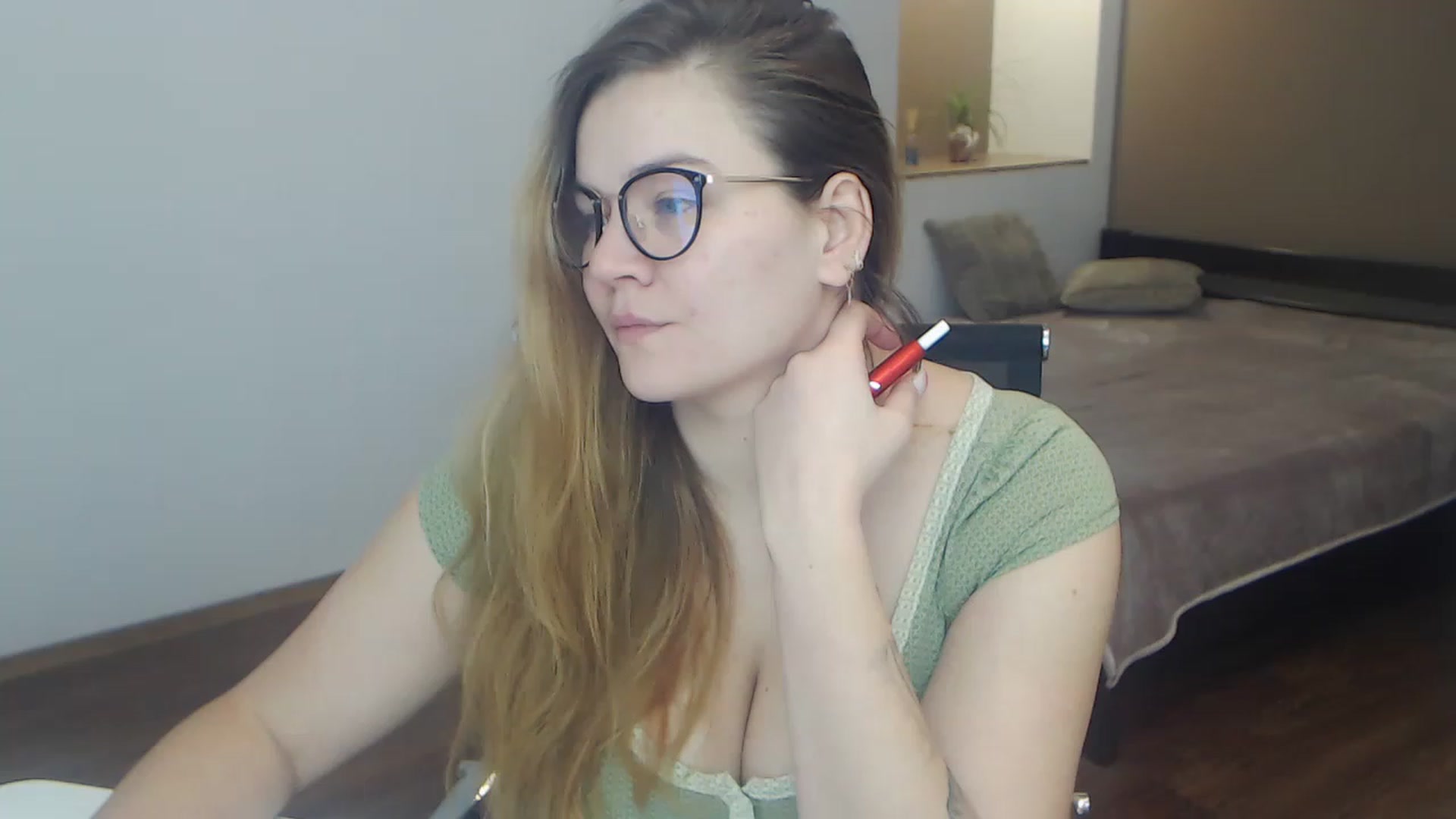 Gallery image thumbnail from KellyKleine's myfreecams stream on, 04/01/2023, 15:02 image 1 of 20