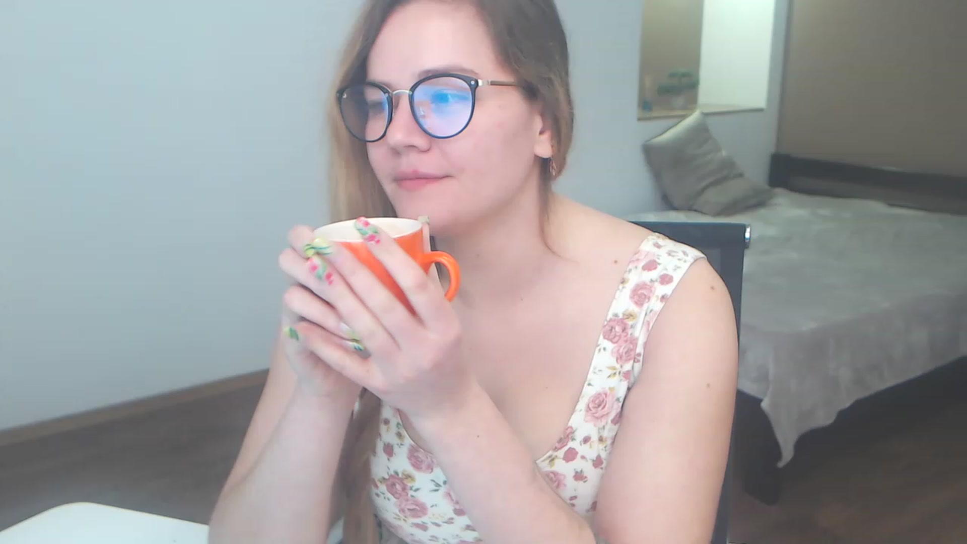 Gallery image thumbnail from KellyKleine's myfreecams stream on, 04/06/2023, 16:32 image 15 of 20