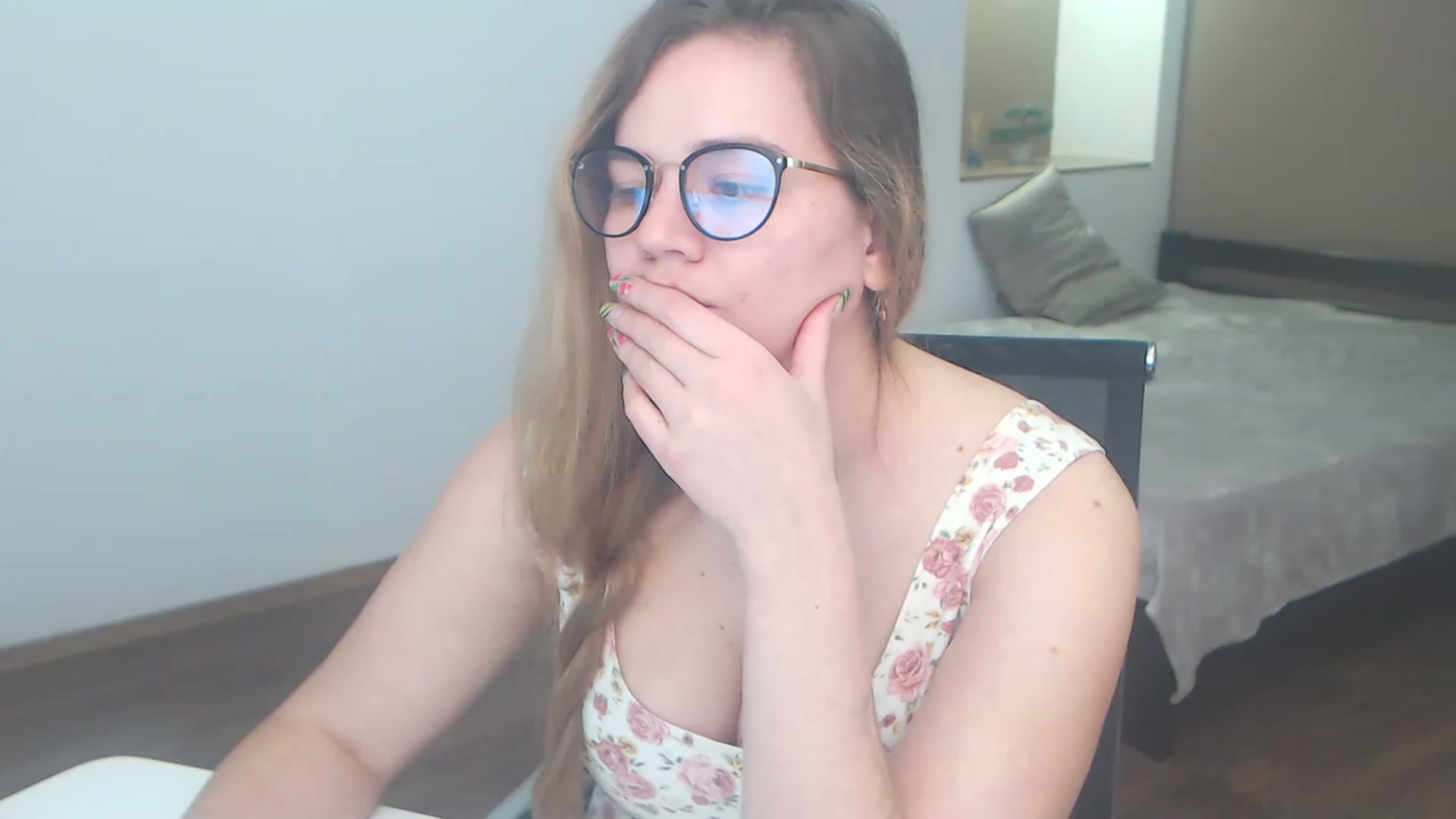 Gallery image thumbnail from KellyKleine's myfreecams stream on, 04/06/2023, 16:32 image 18 of 20