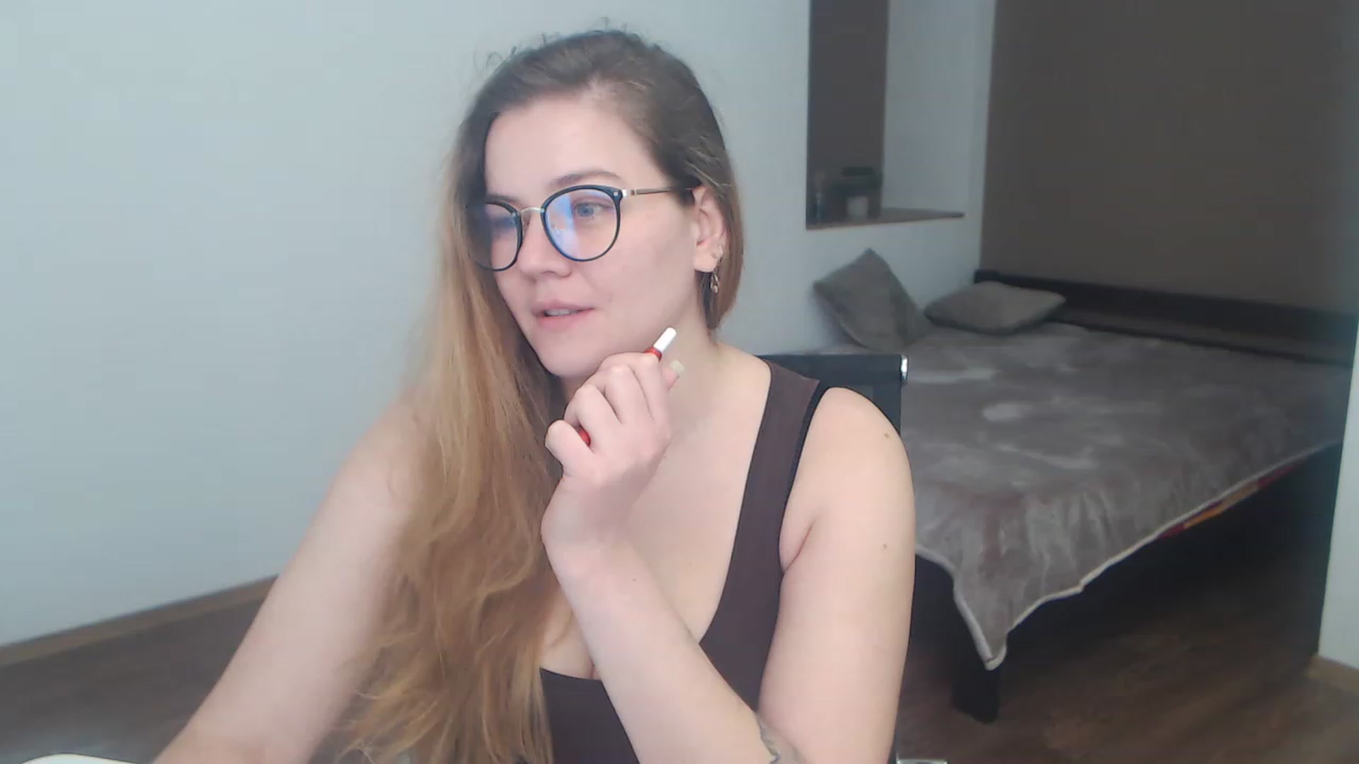 Gallery image thumbnail from KellyKleine's myfreecams stream on, 04/07/2023, 15:12 image 6 of 20